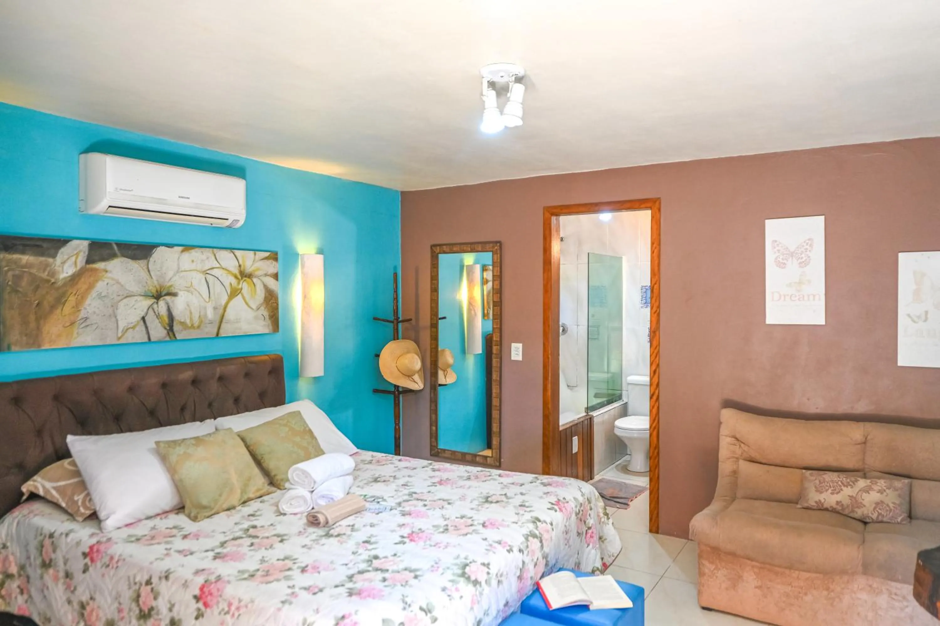 Bedroom, Bed in Hotel Praia Do Rosa