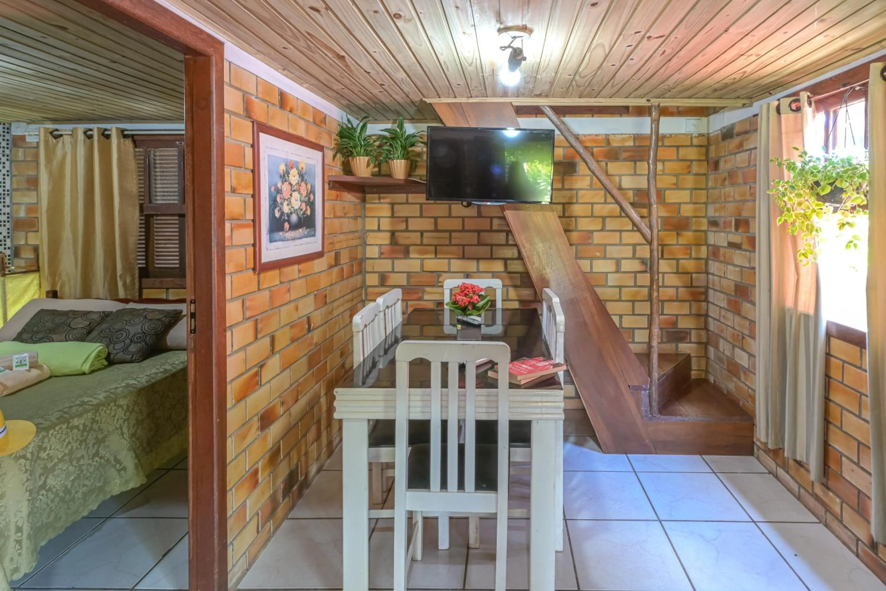Communal kitchen in Hotel Praia Do Rosa