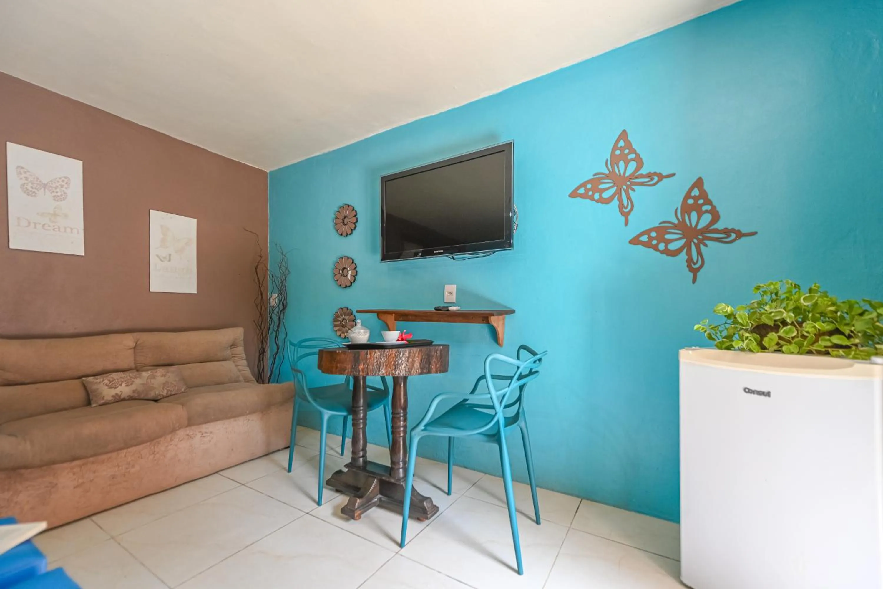 TV and multimedia in Hotel Praia Do Rosa