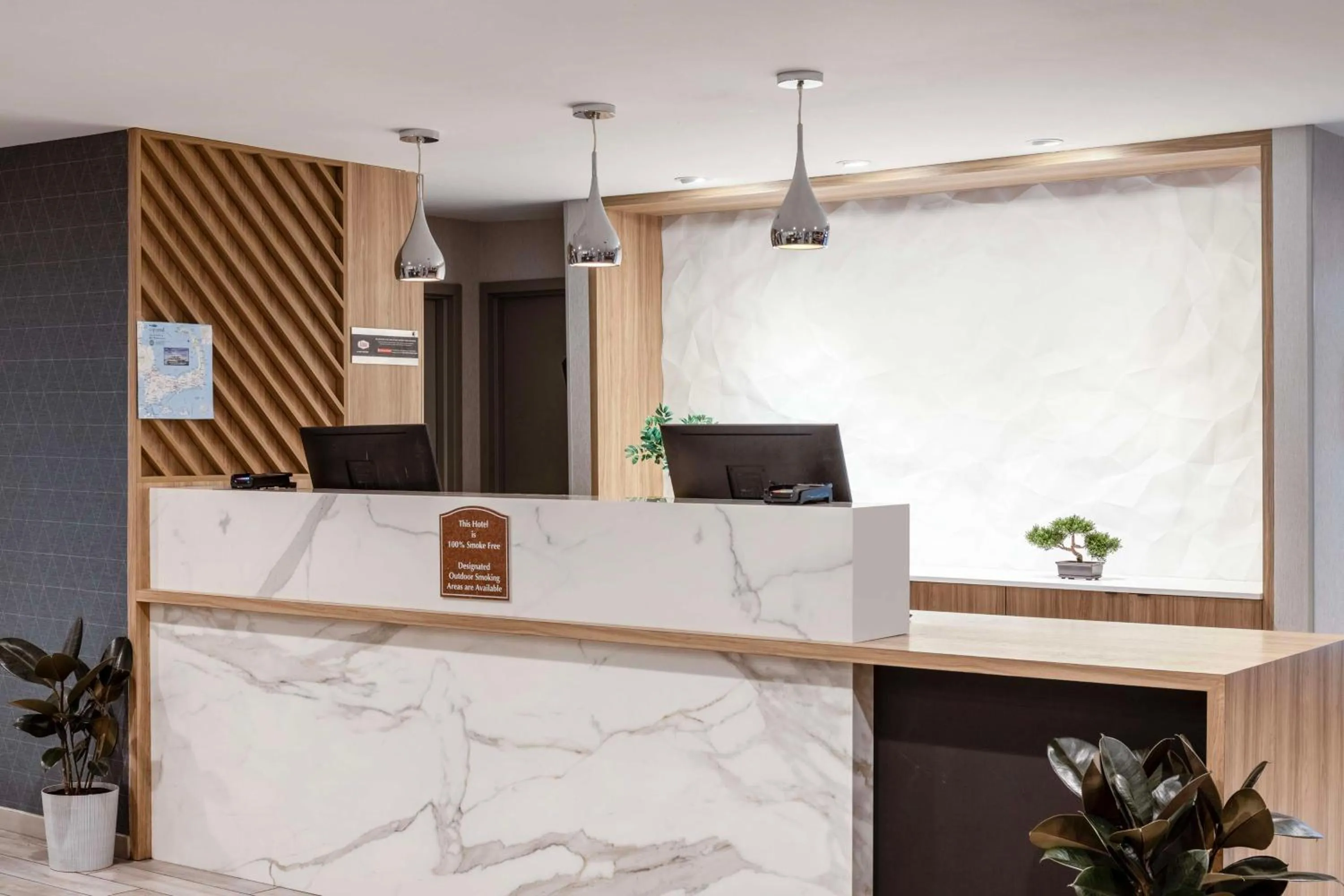 Lobby or reception in Aiden by Best Western Cape Cod - West Yarmouth