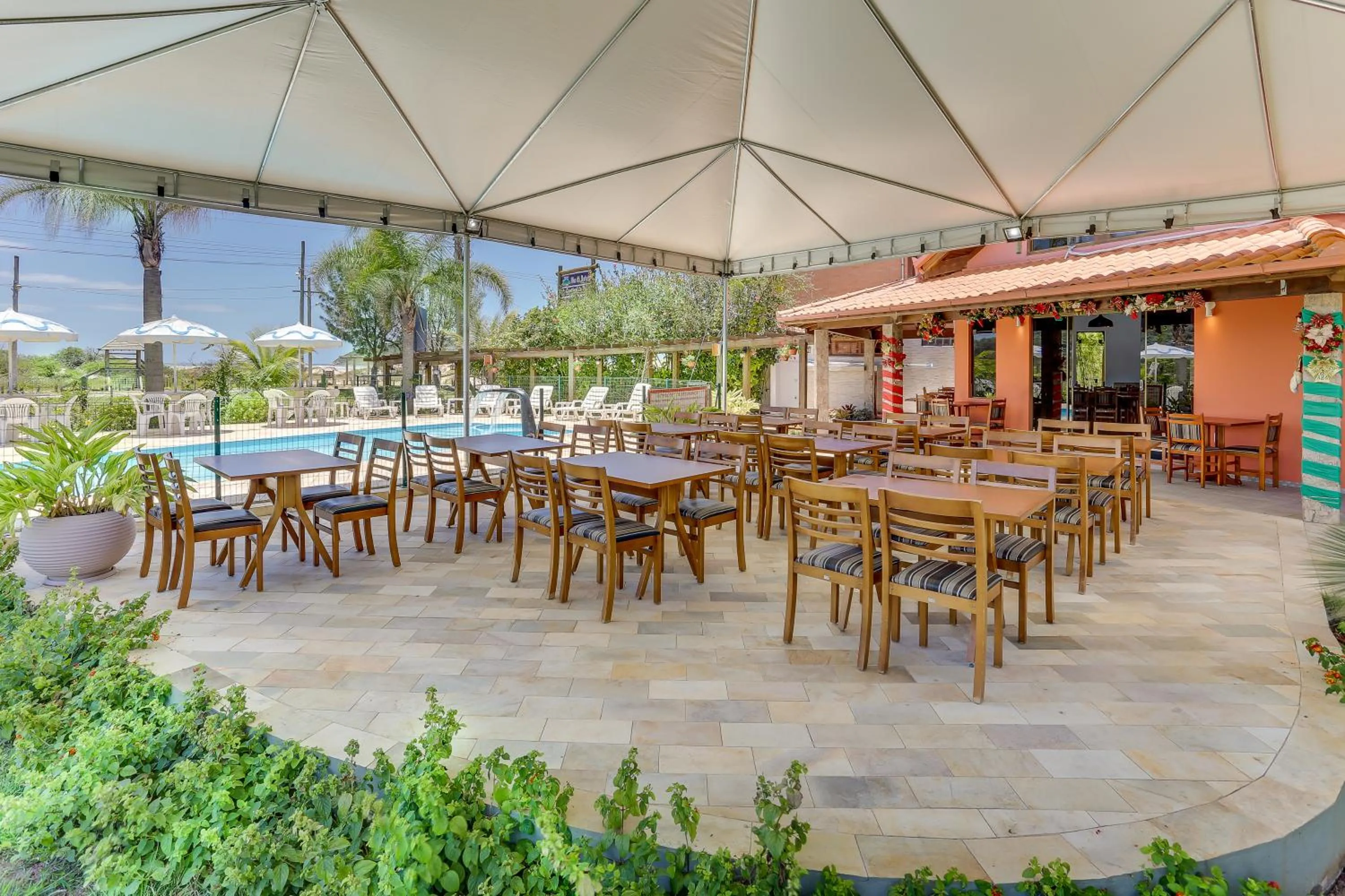 Restaurant/places to eat in Pousada Barra Mar