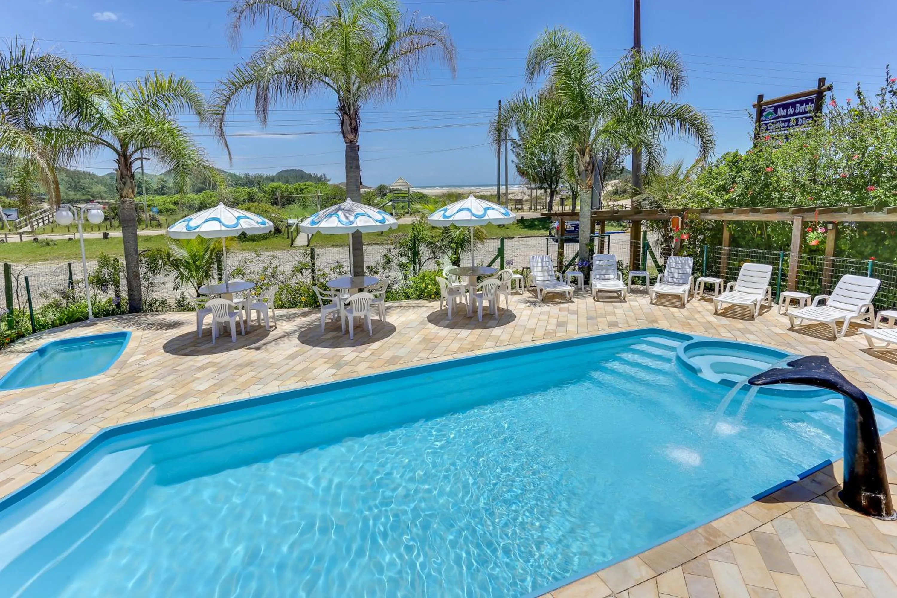 Swimming pool in Pousada Barra Mar