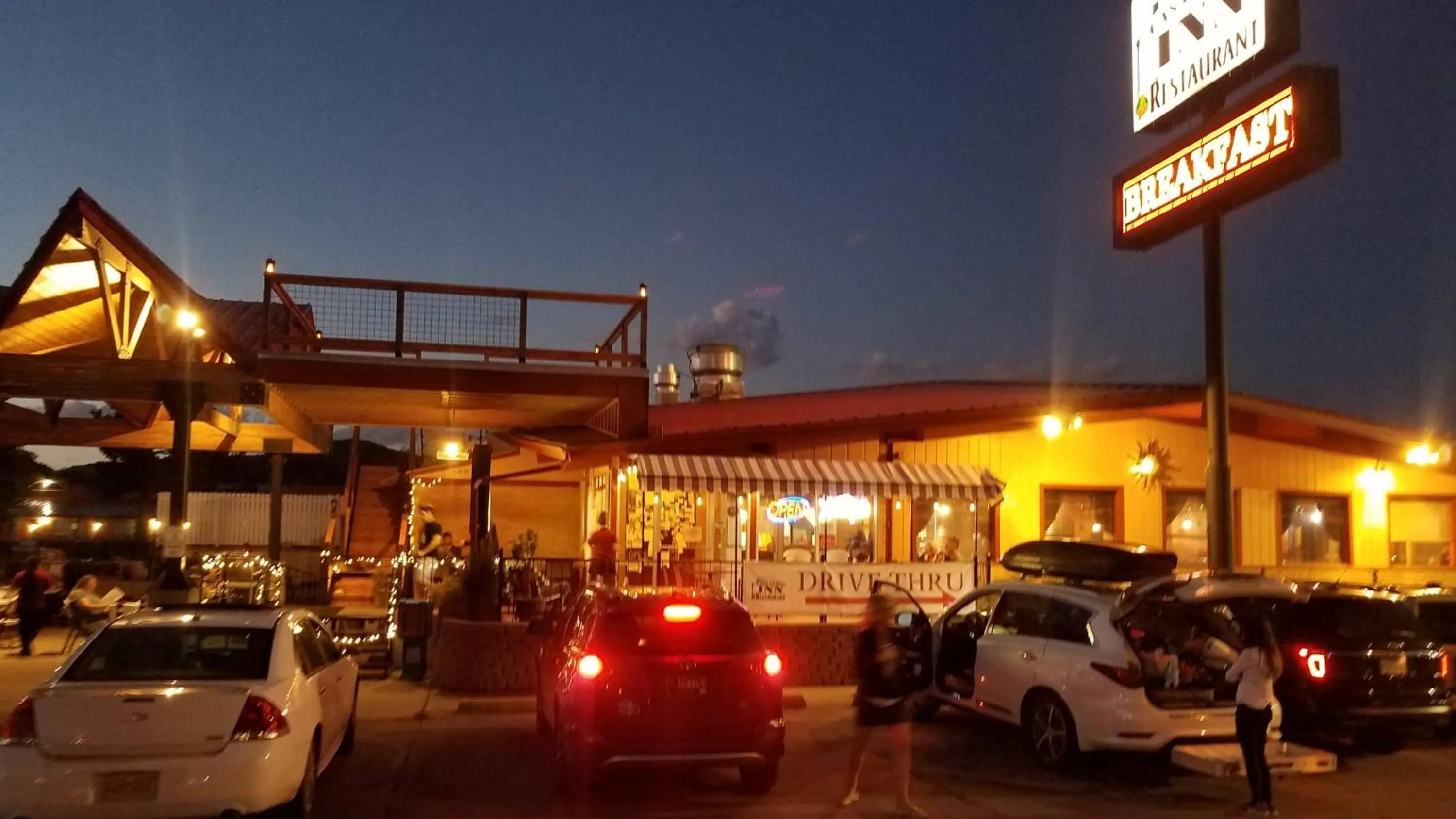 Restaurant/places to eat in Casa Lemus Inn