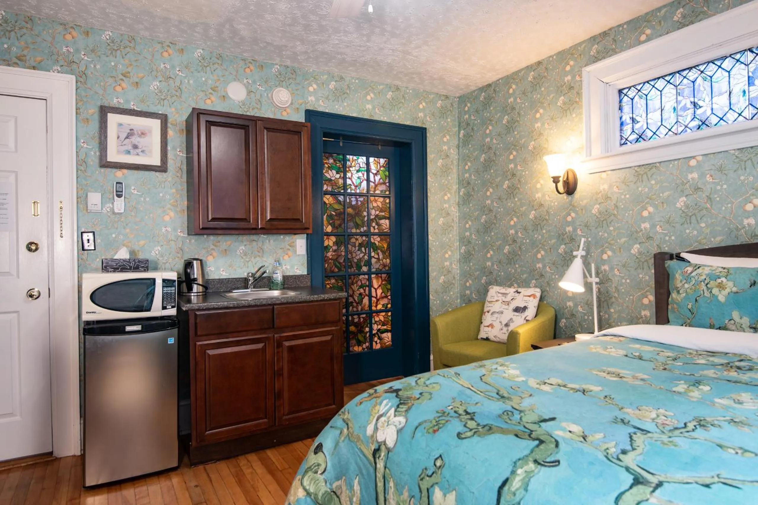 Bed in Prince Street Suites