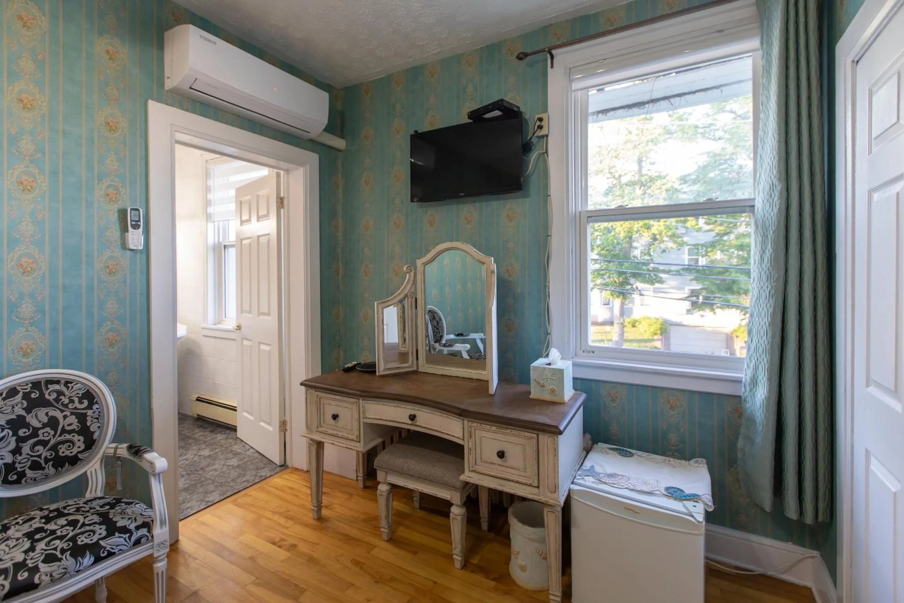 Living room in Prince Street Suites