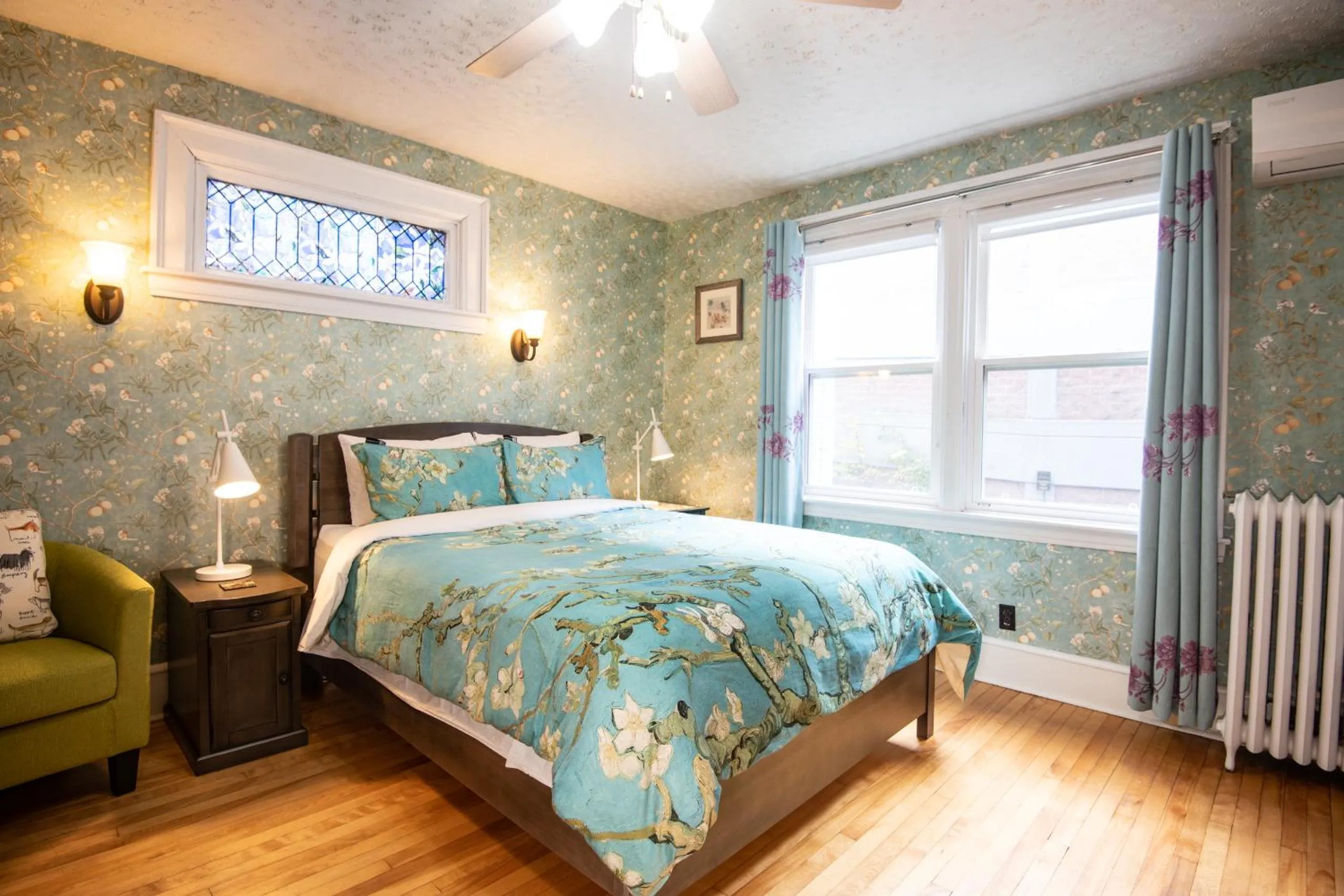 Bed in Prince Street Suites