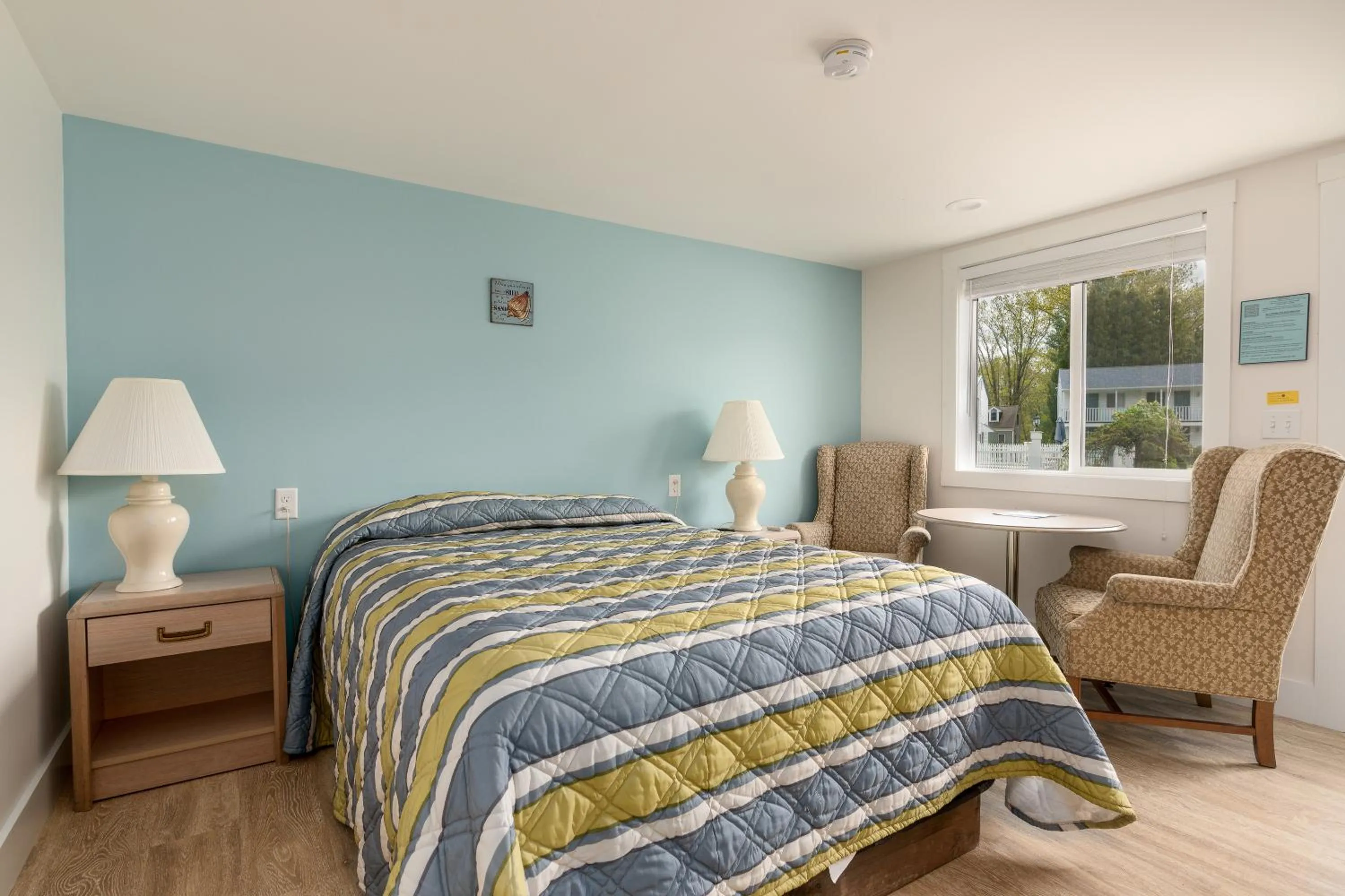 Bed in Ne'r Beach Motel