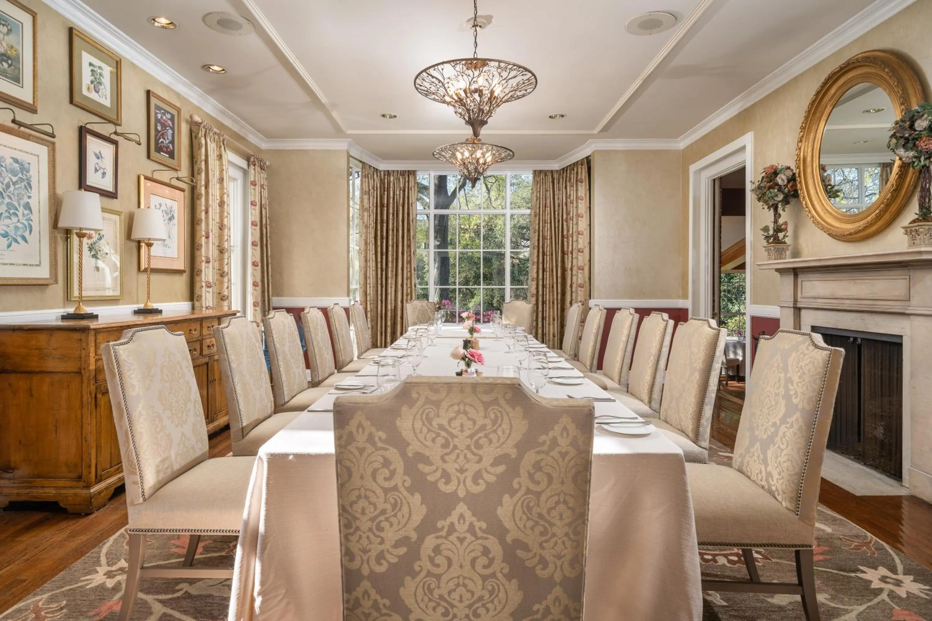 Dining area in The Houstonian Hotel, Club & Spa