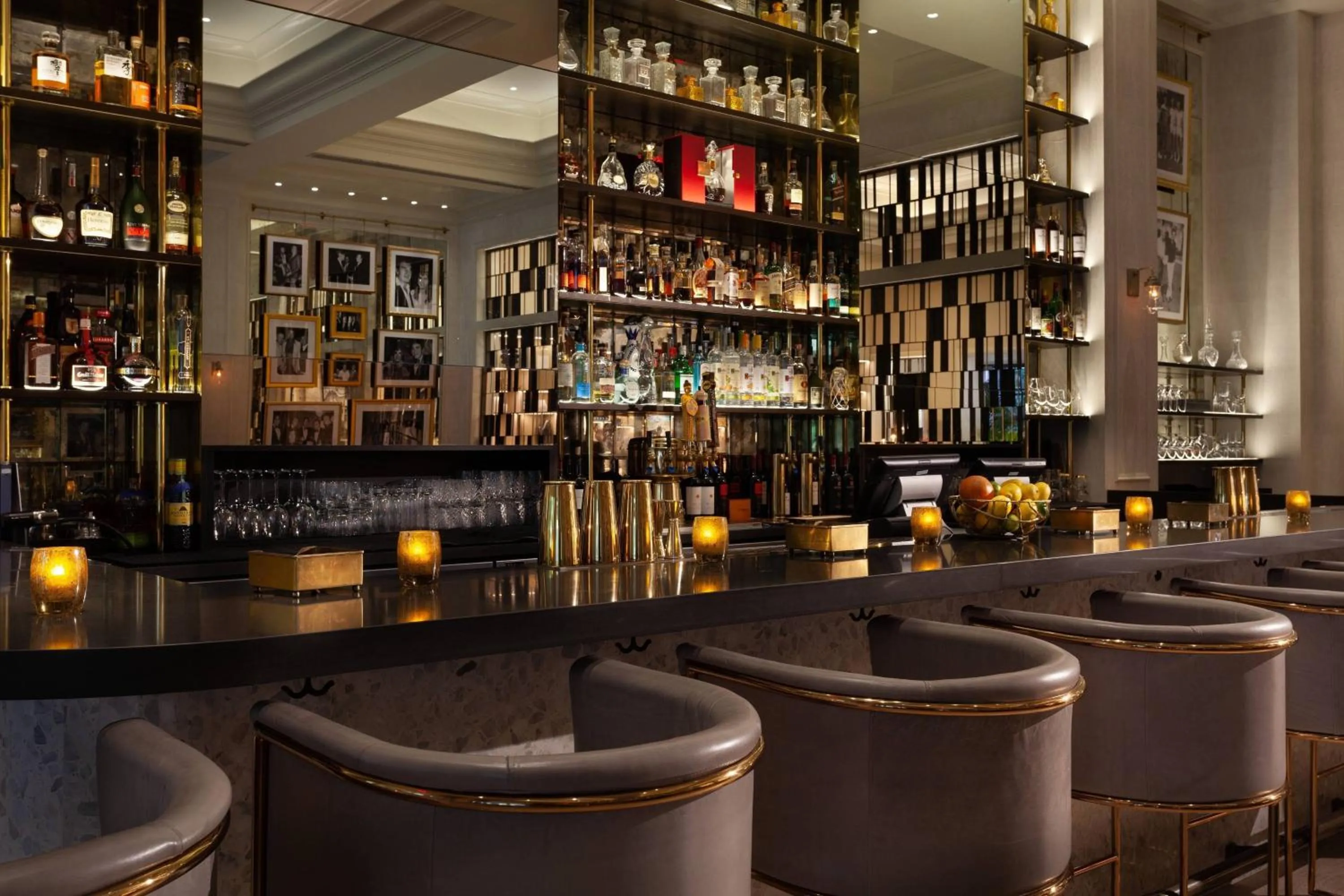 Lounge or bar in JW Marriott Miami Turnberry Resort & Spa