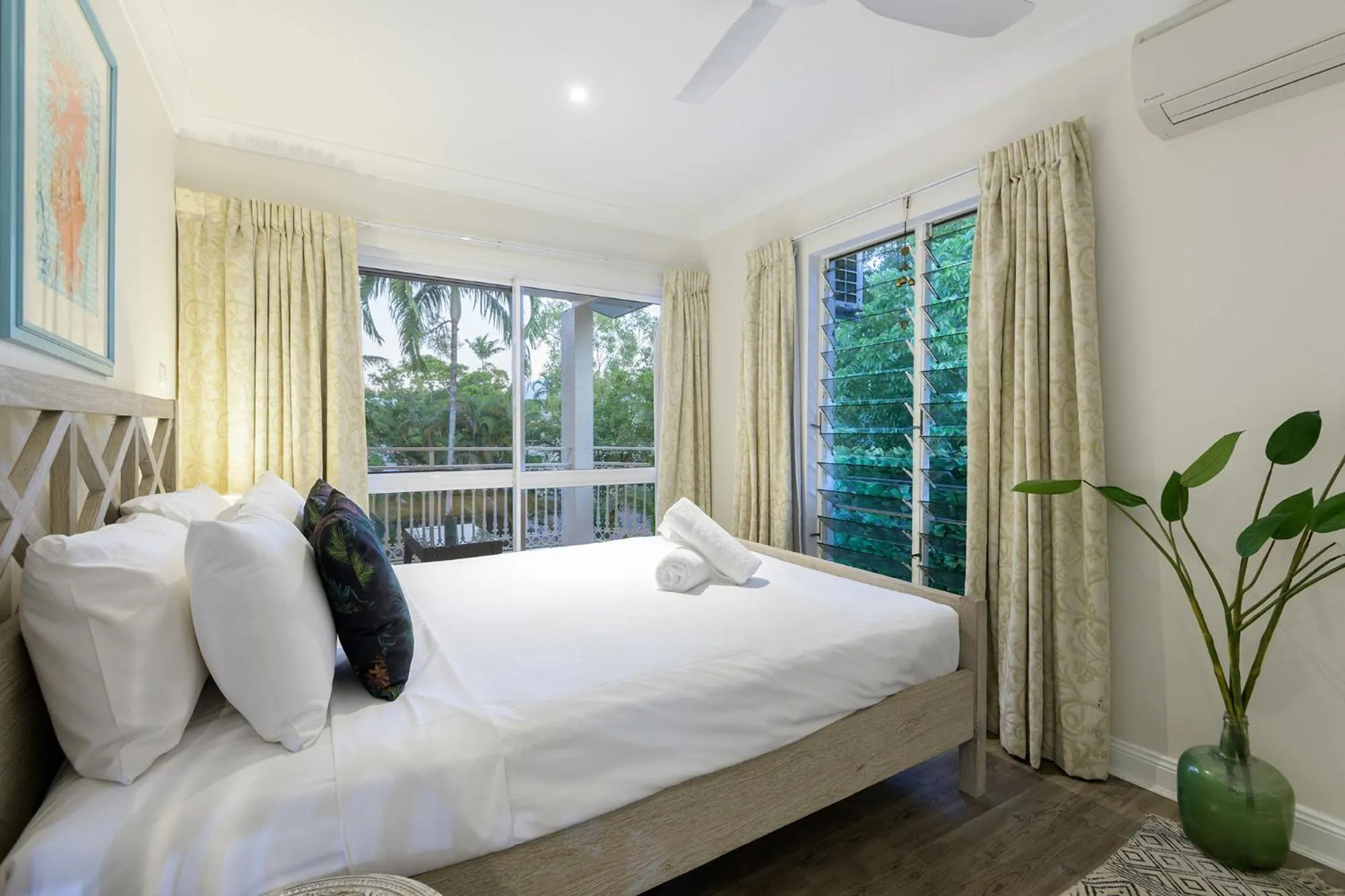 Bed in Garrick House