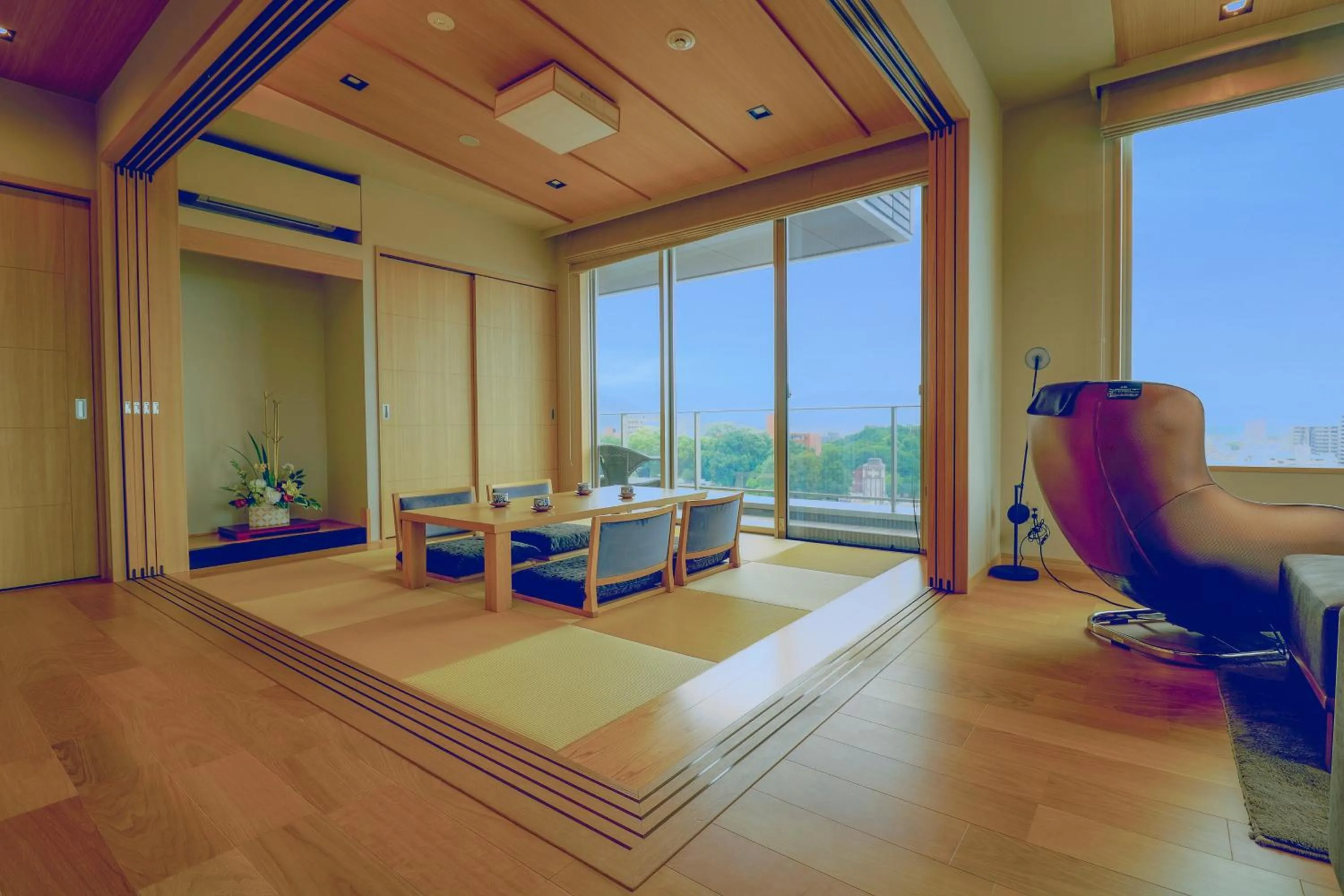 Seating area in Kowakuen Haruka