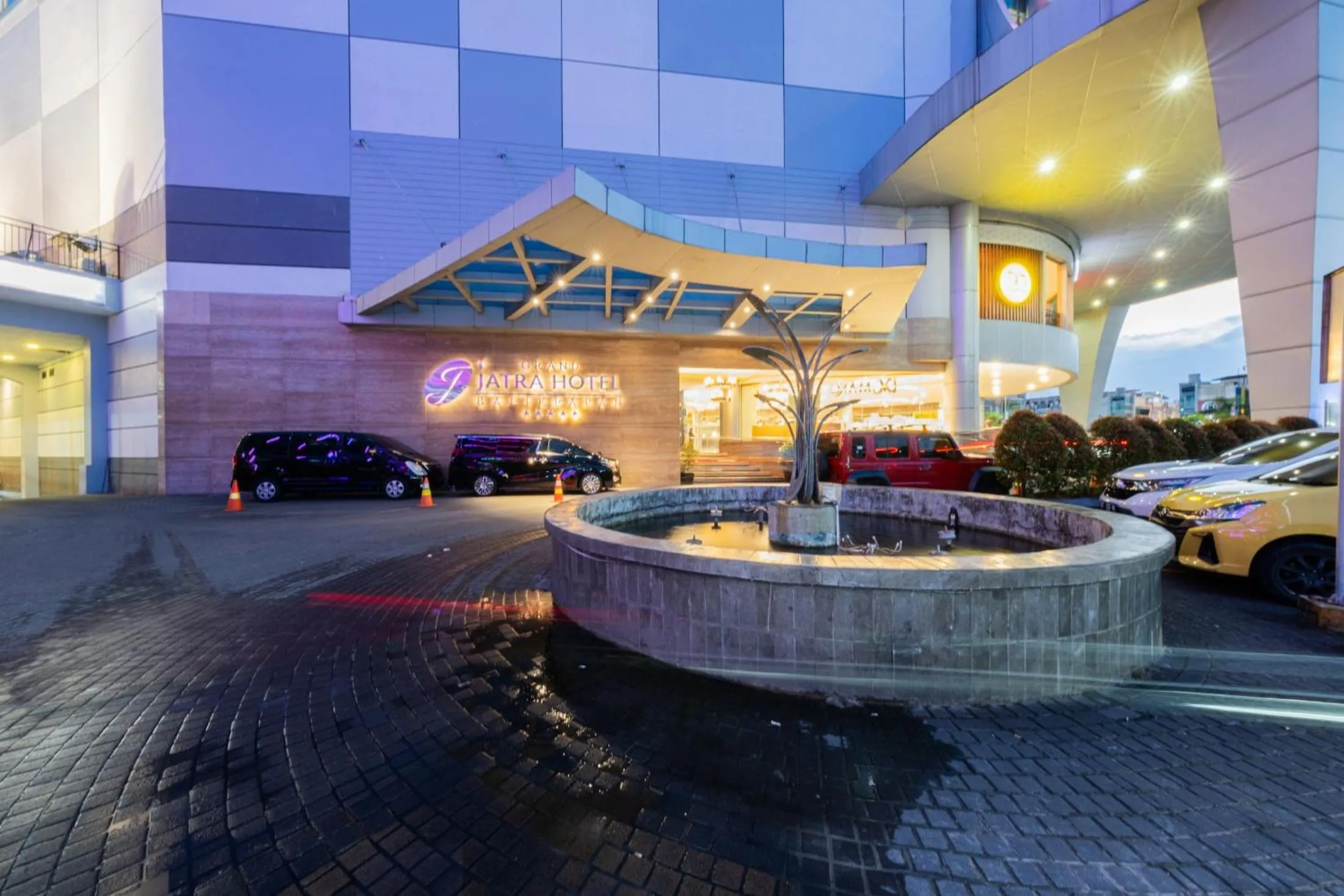 Facade/entrance in Grand Jatra Hotel Balikpapan