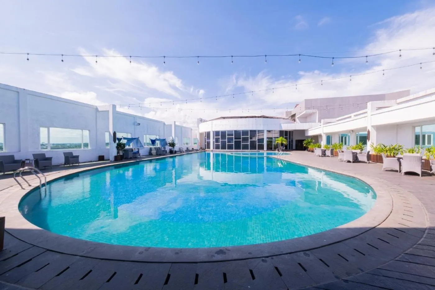 Swimming pool in Grand Jatra Hotel Balikpapan