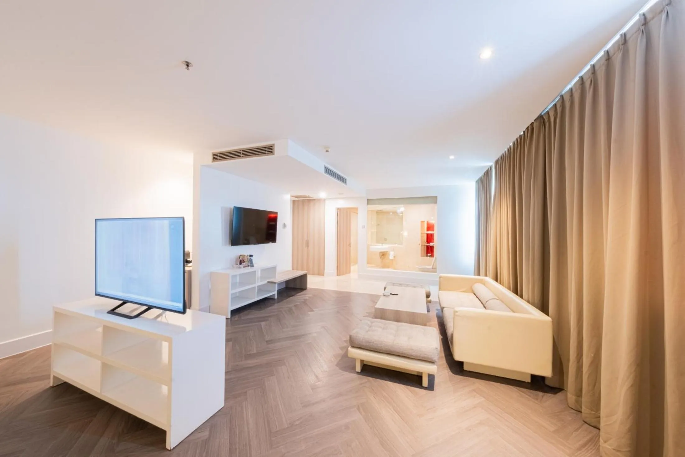 TV and multimedia, Bed in Grand Jatra Hotel Balikpapan