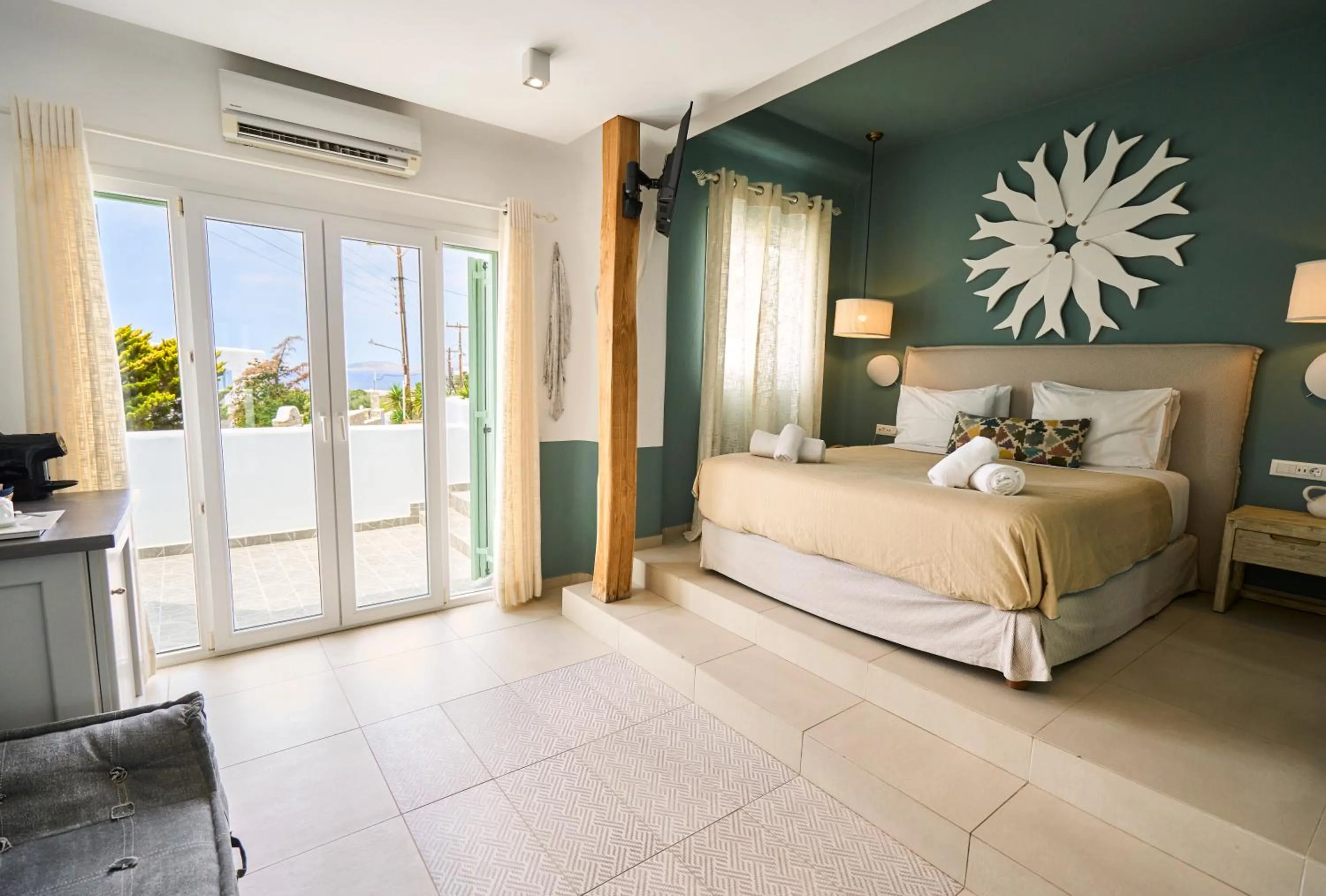 Photo of the whole room, Bed in Bellissimo Resort