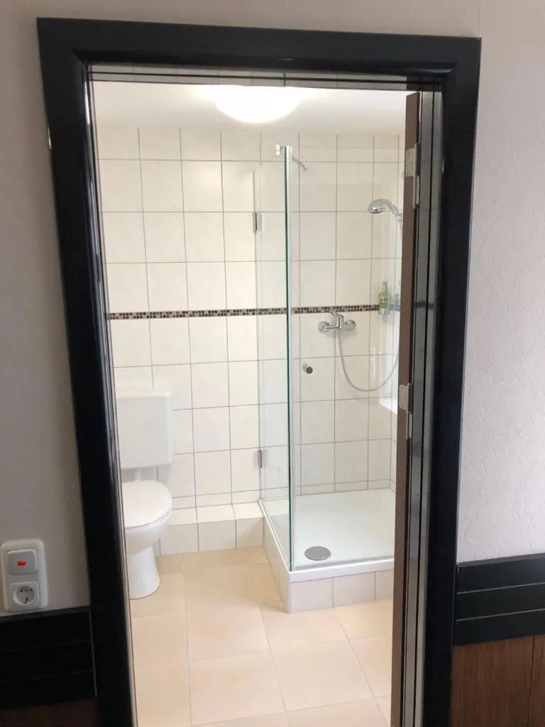 Shower in Hotel im Anker