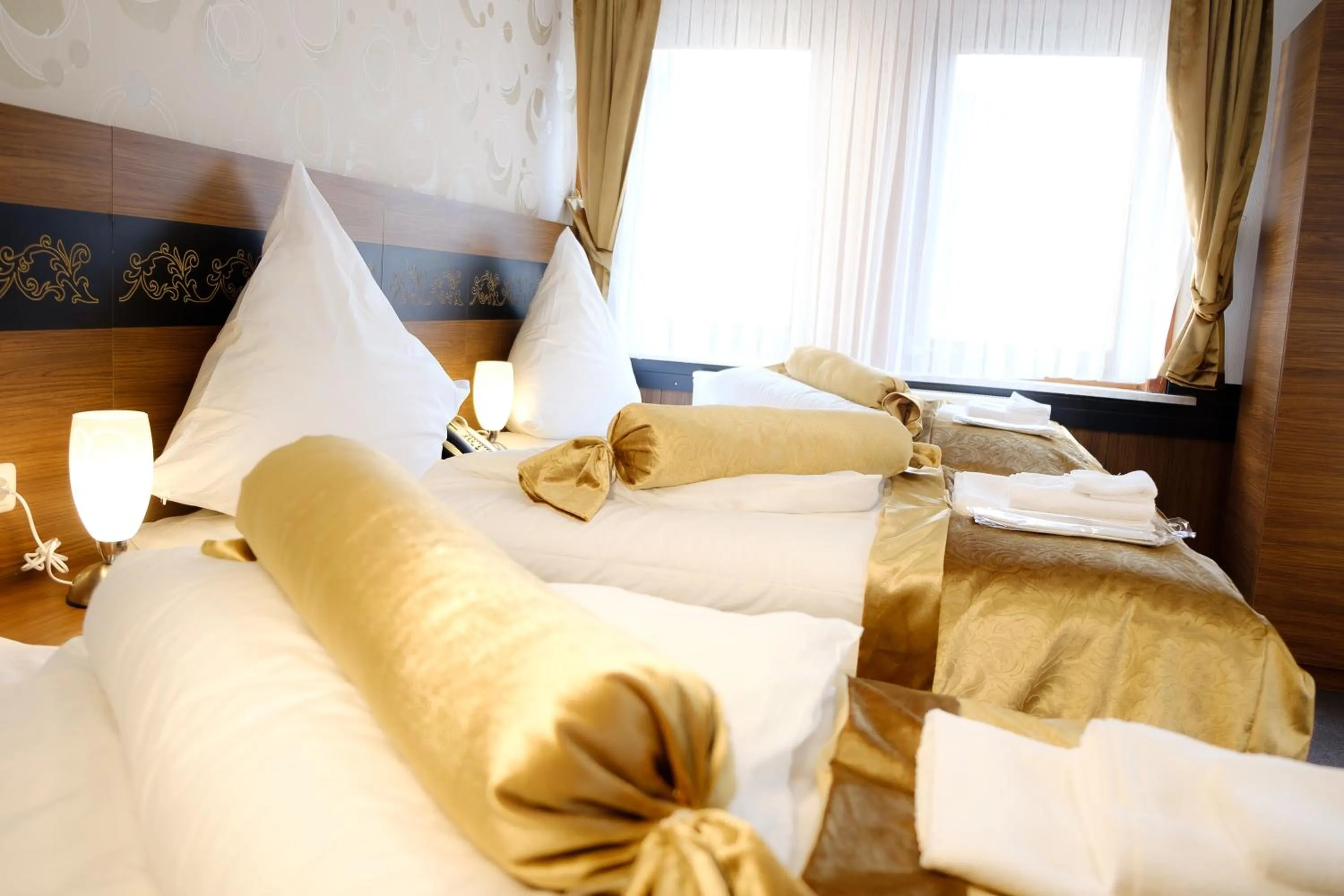 Photo of the whole room, Bed in Hotel im Anker