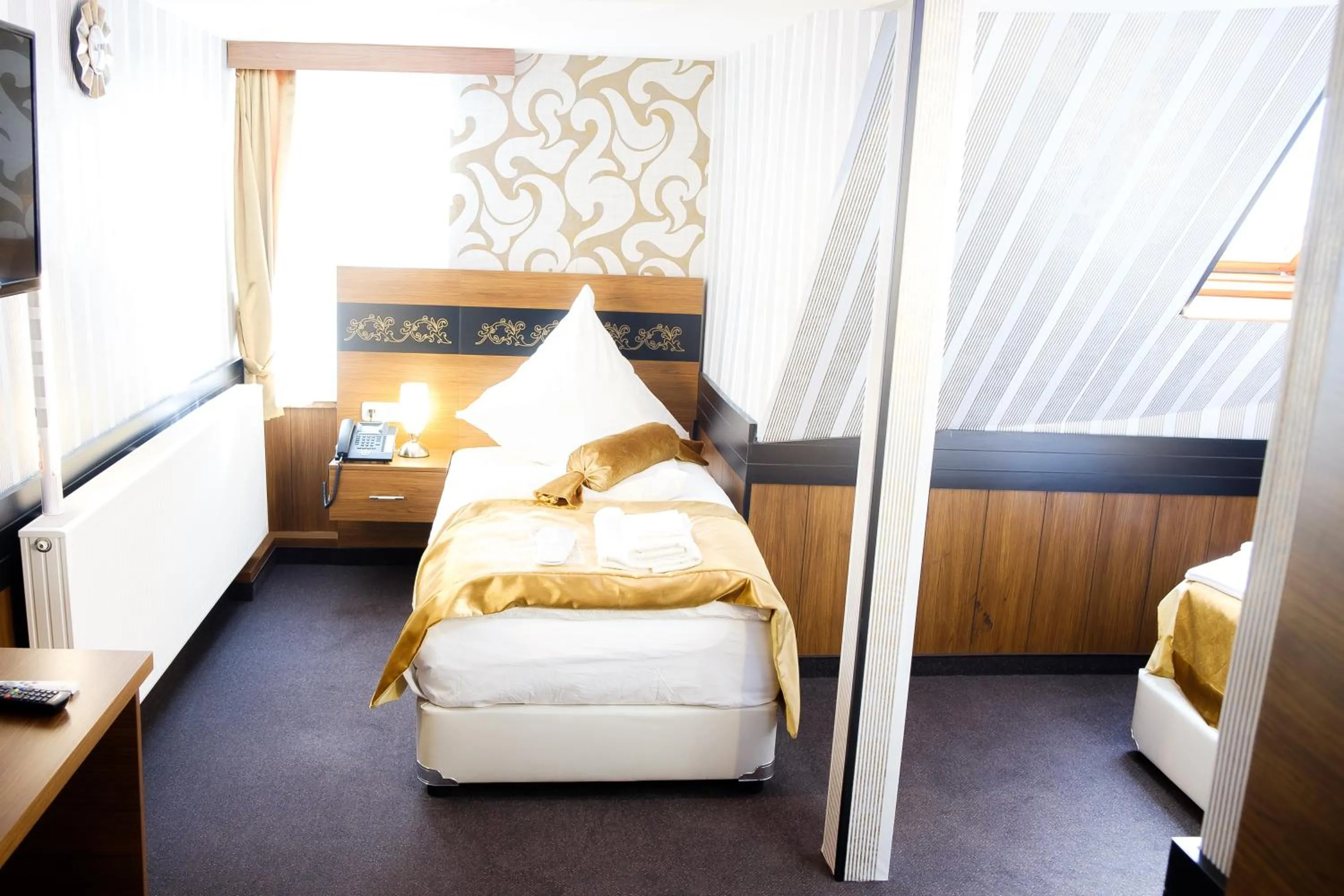 Photo of the whole room, Bed in Hotel im Anker