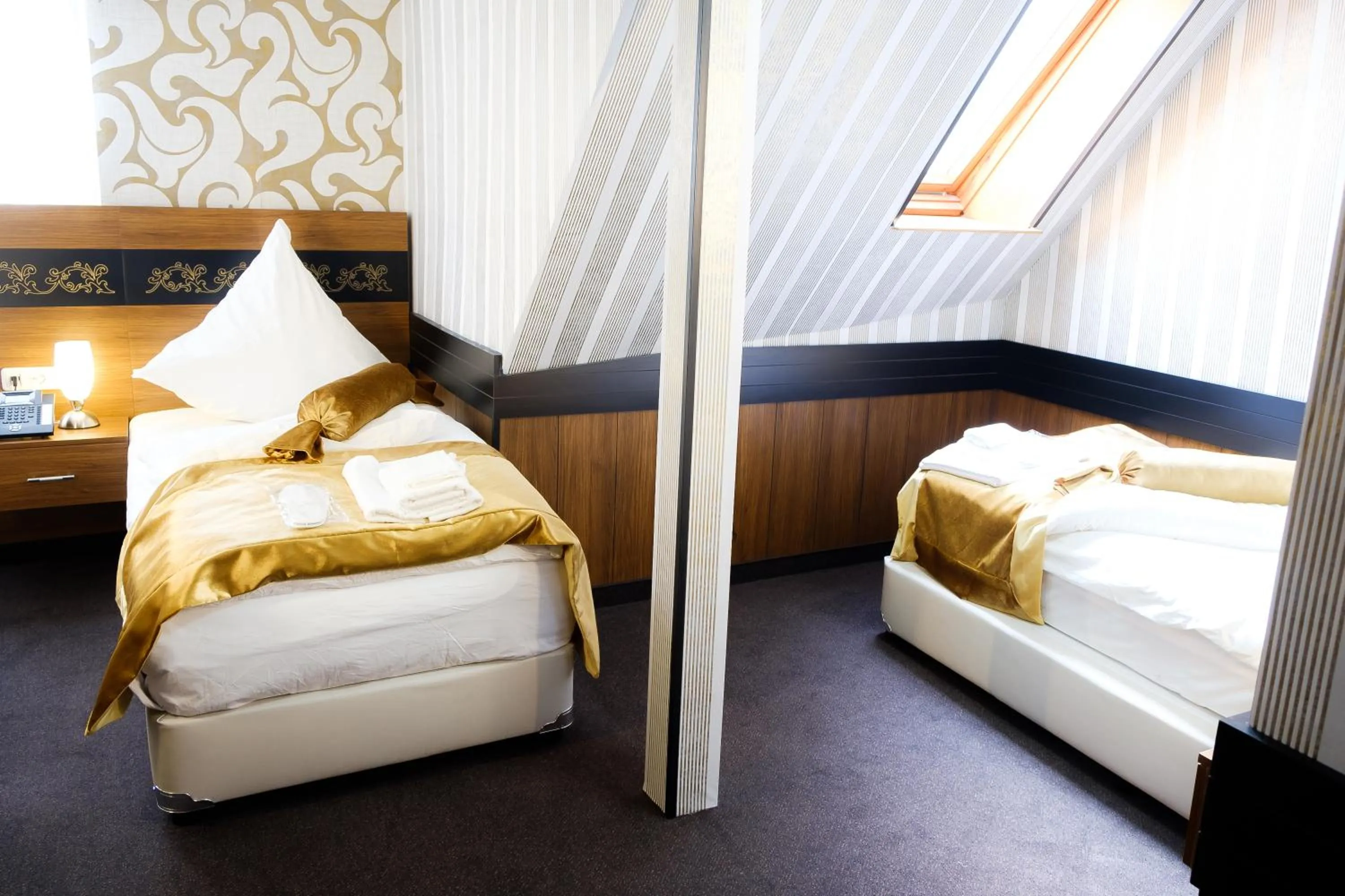 Photo of the whole room, Bed in Hotel im Anker