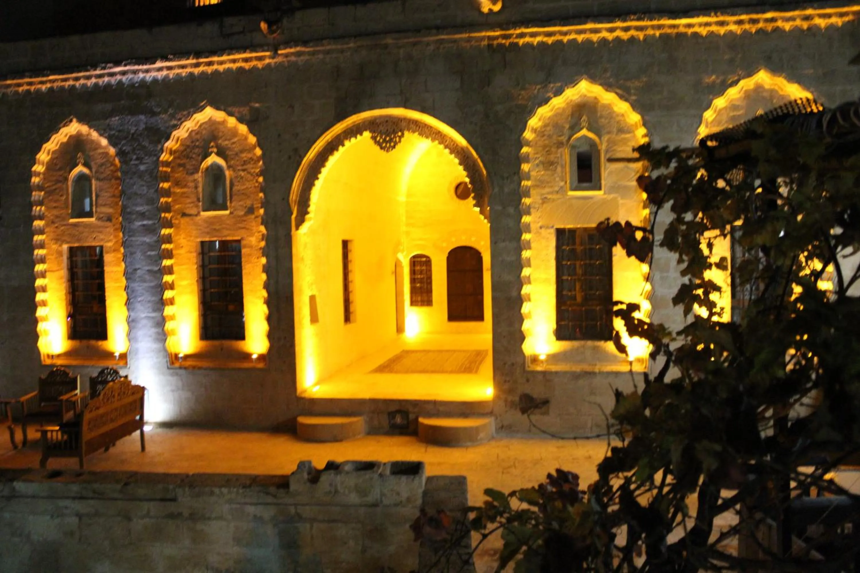 Facade/entrance in Dara Konagı