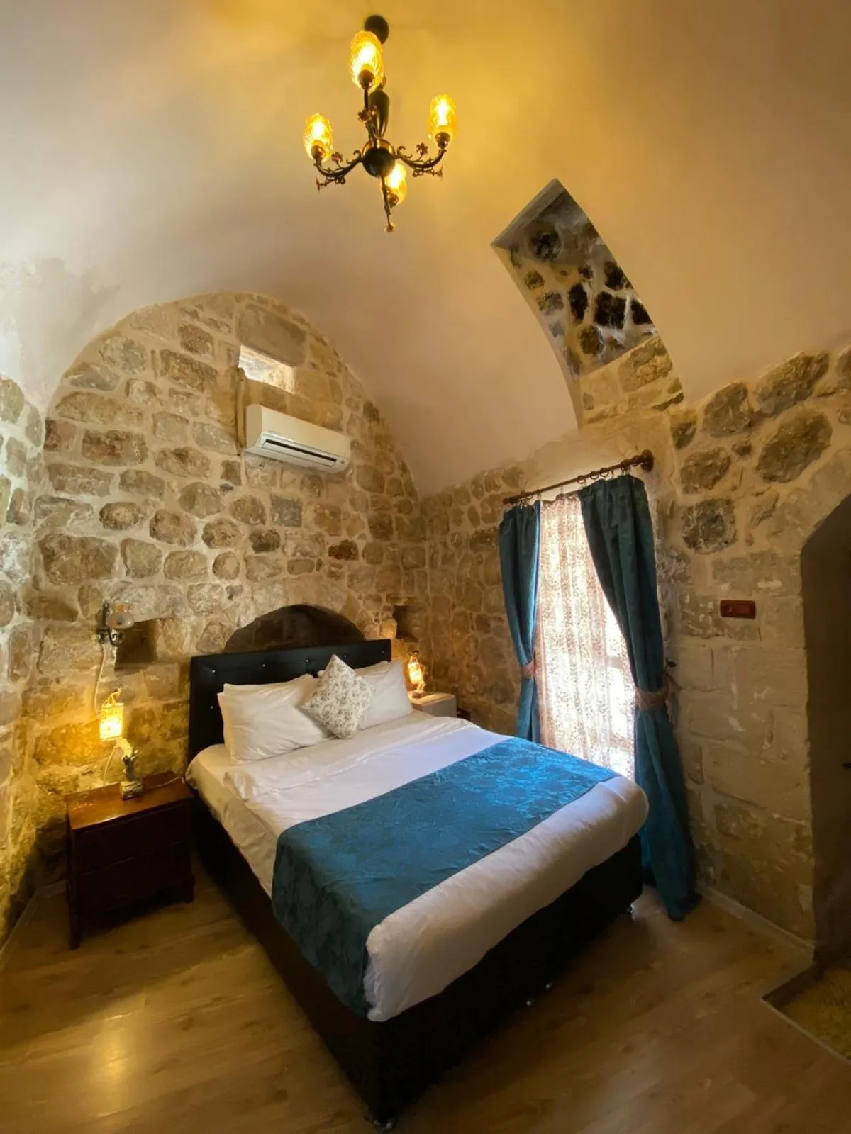 Photo of the whole room in Dara Konagı