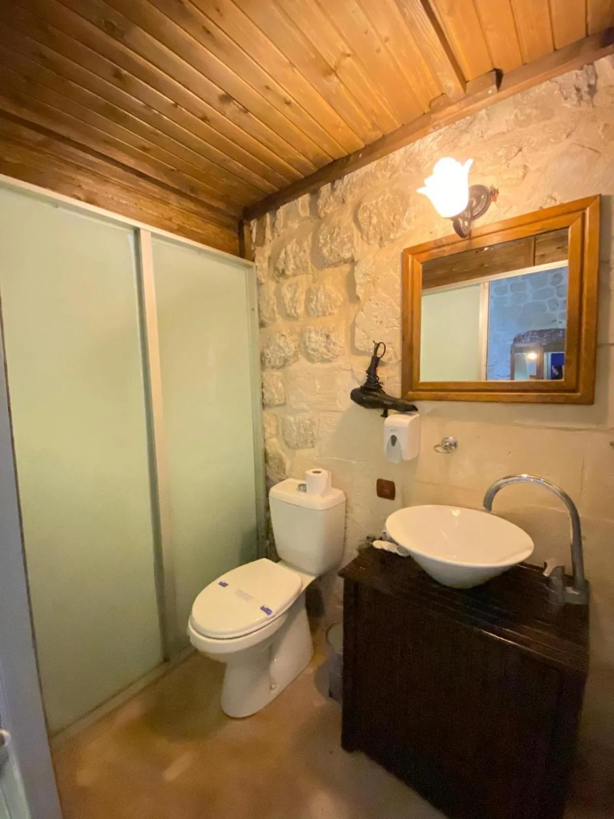 Bathroom in Dara Konagı