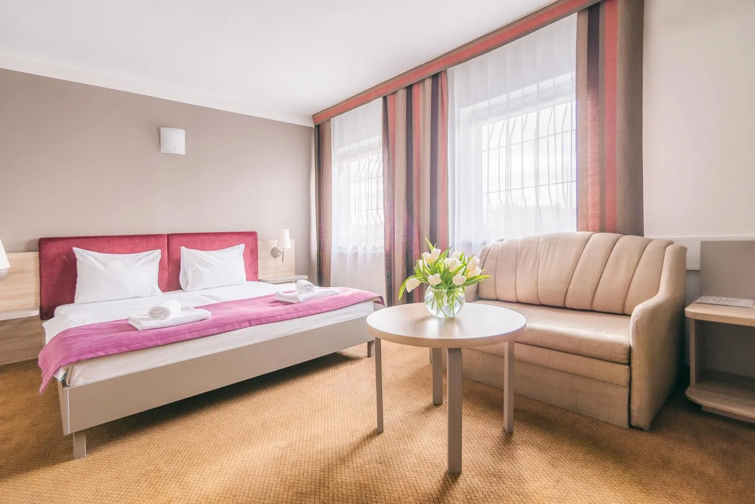 Photo of the whole room, Bed in Hotel Forum