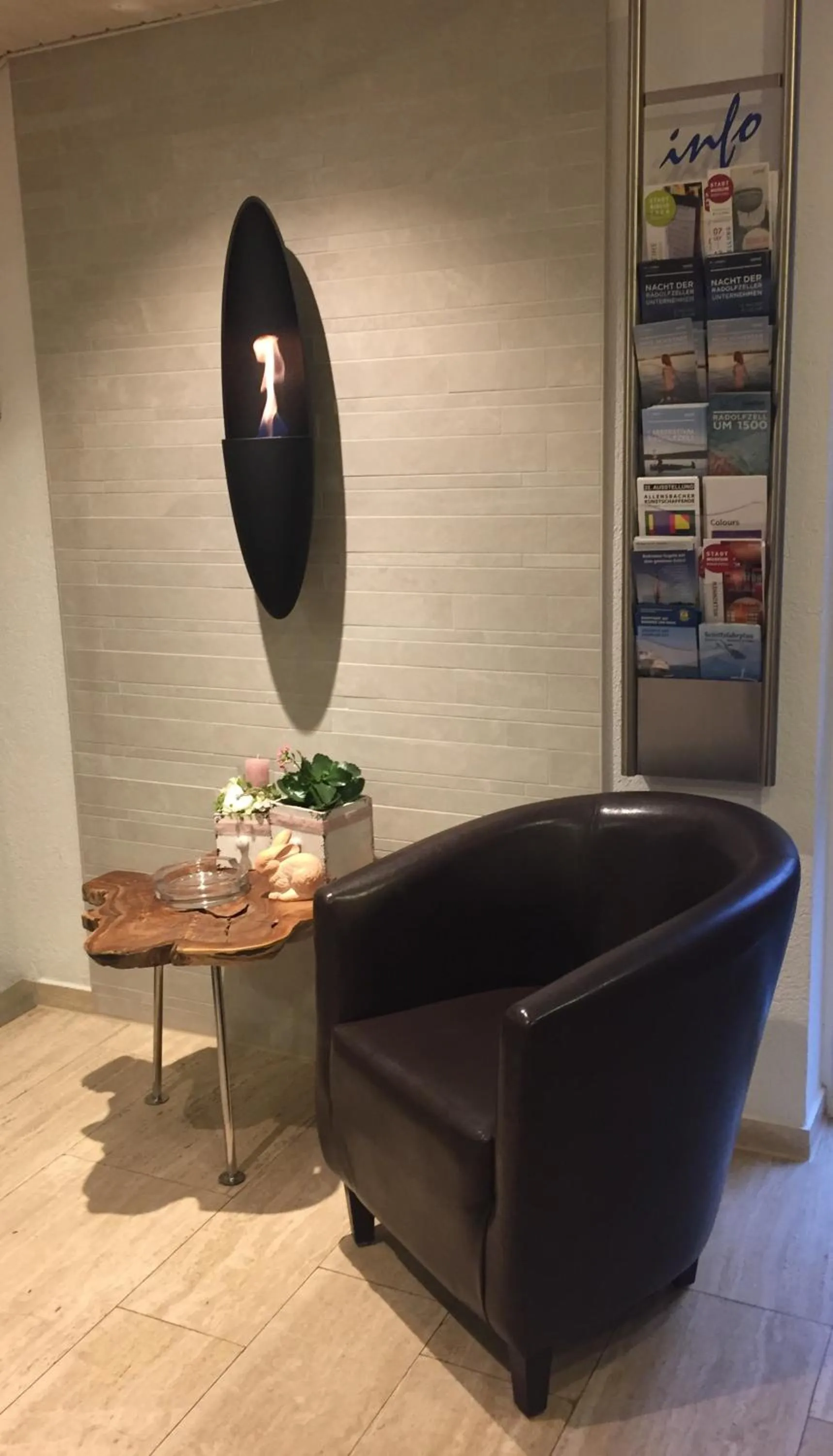 Lobby or reception in Iris am See garni