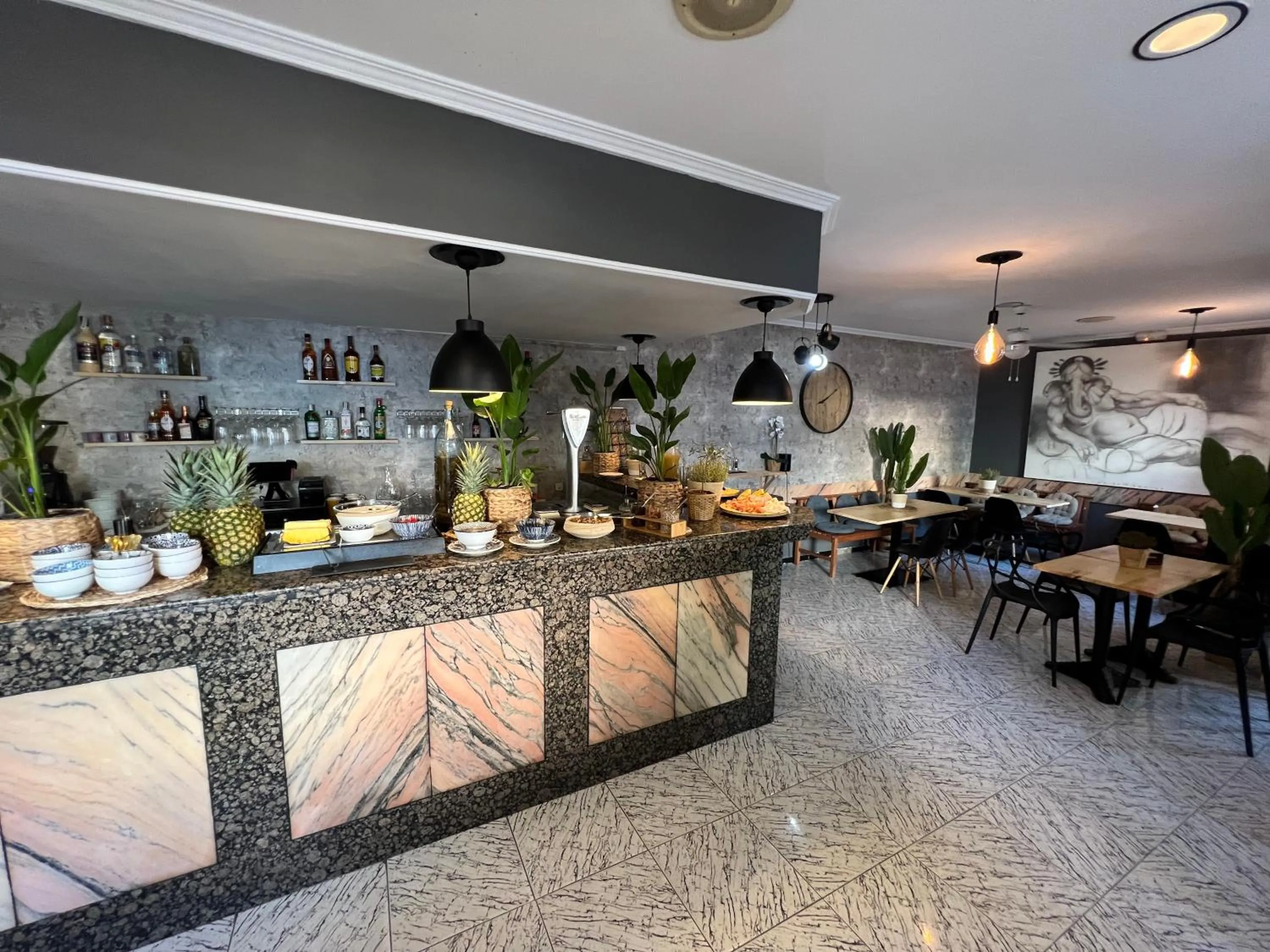 Restaurant/places to eat in Balear Hotel