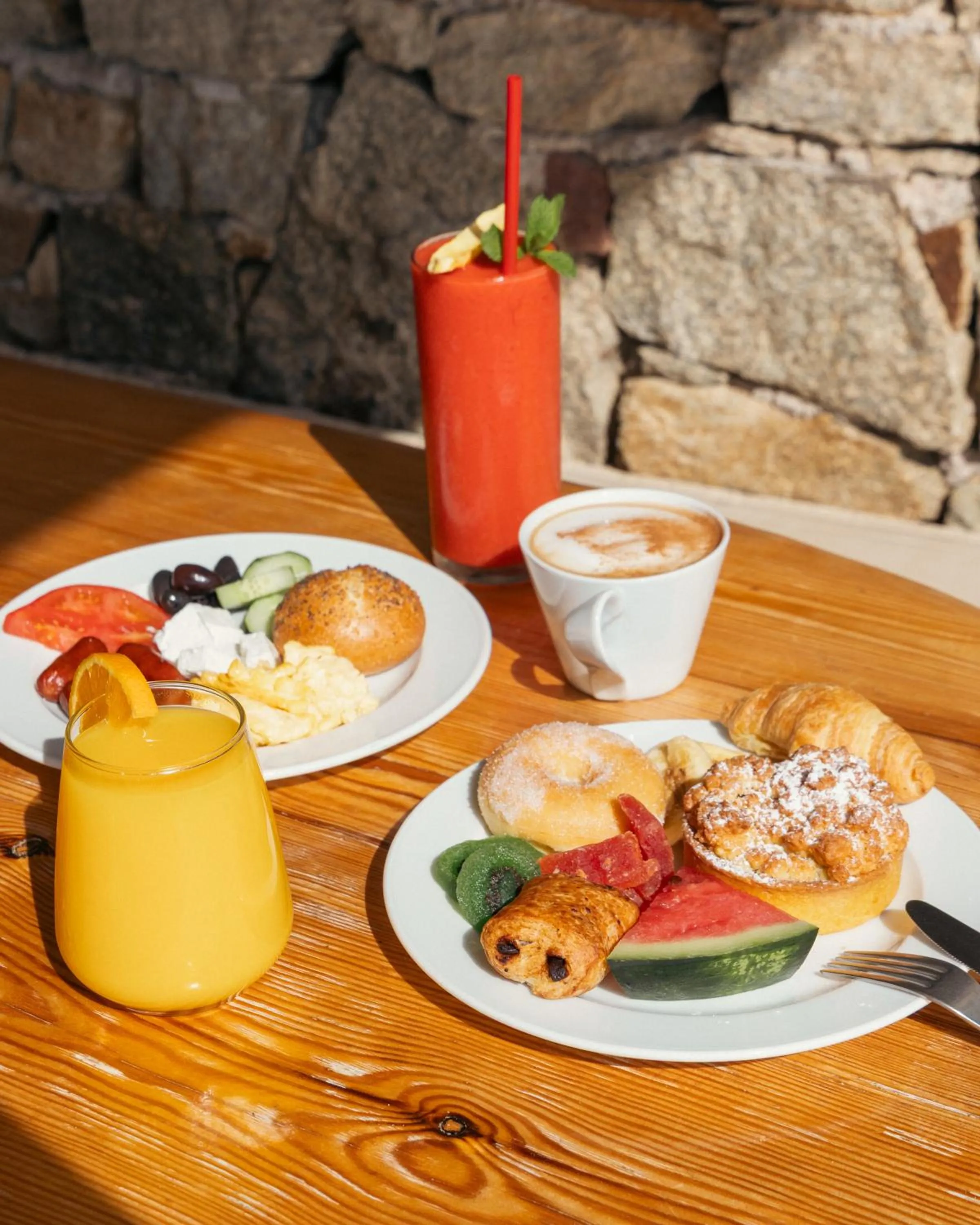 Food and drinks in Albatros Club Mykonos