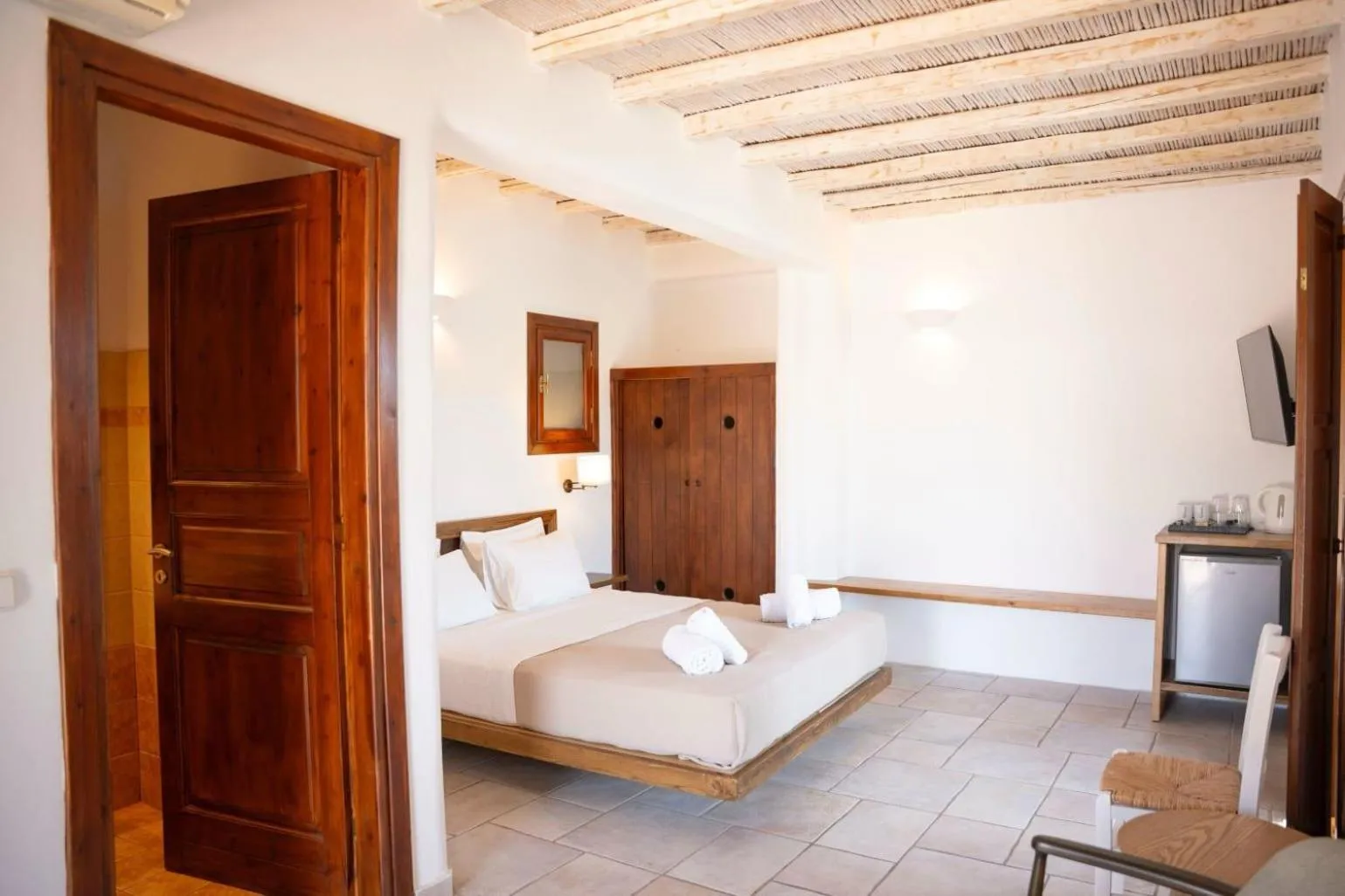 Bed in Albatros Club Mykonos