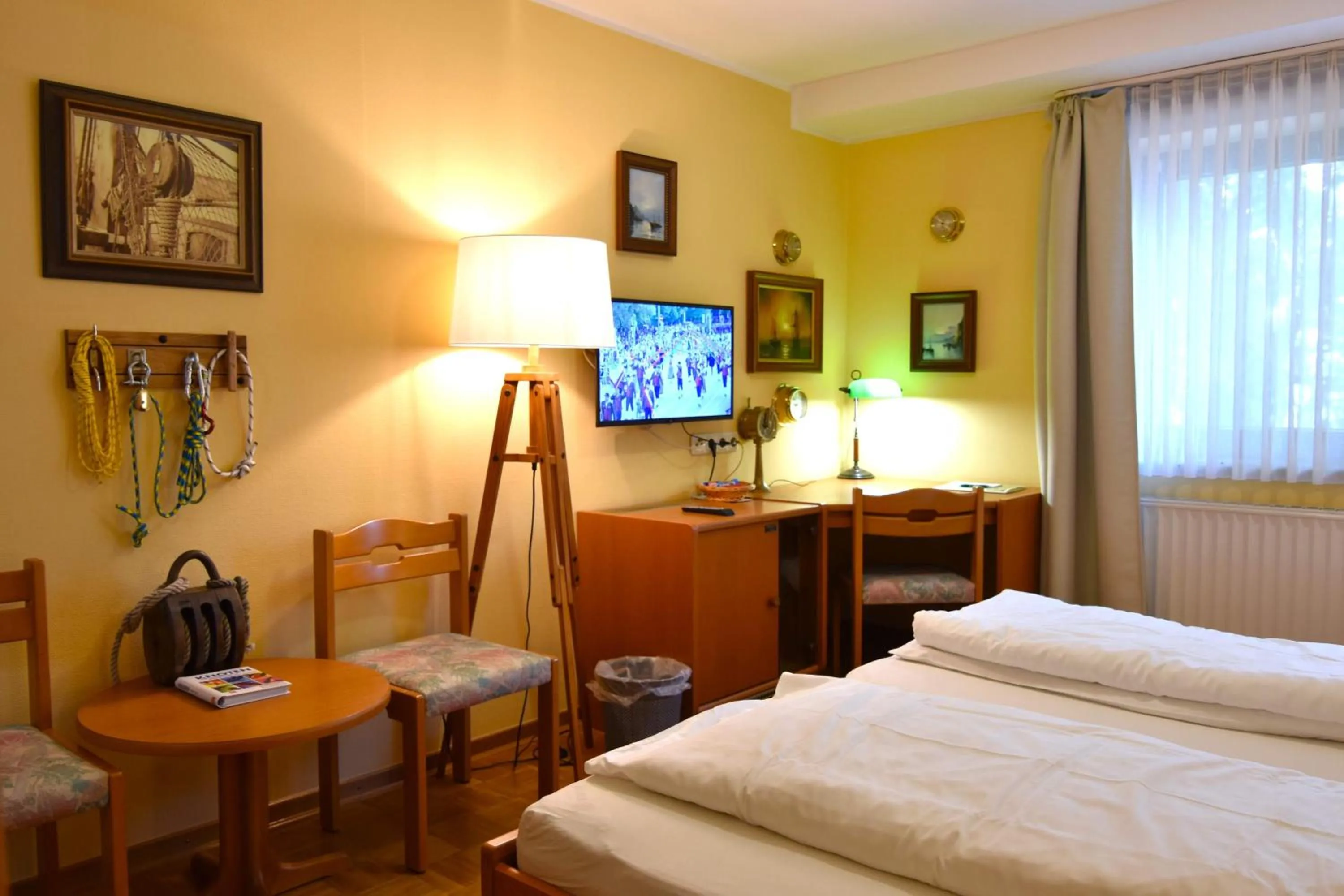 Photo of the whole room, Bed in Hotel-Restaurant Zum Goldenen Stern