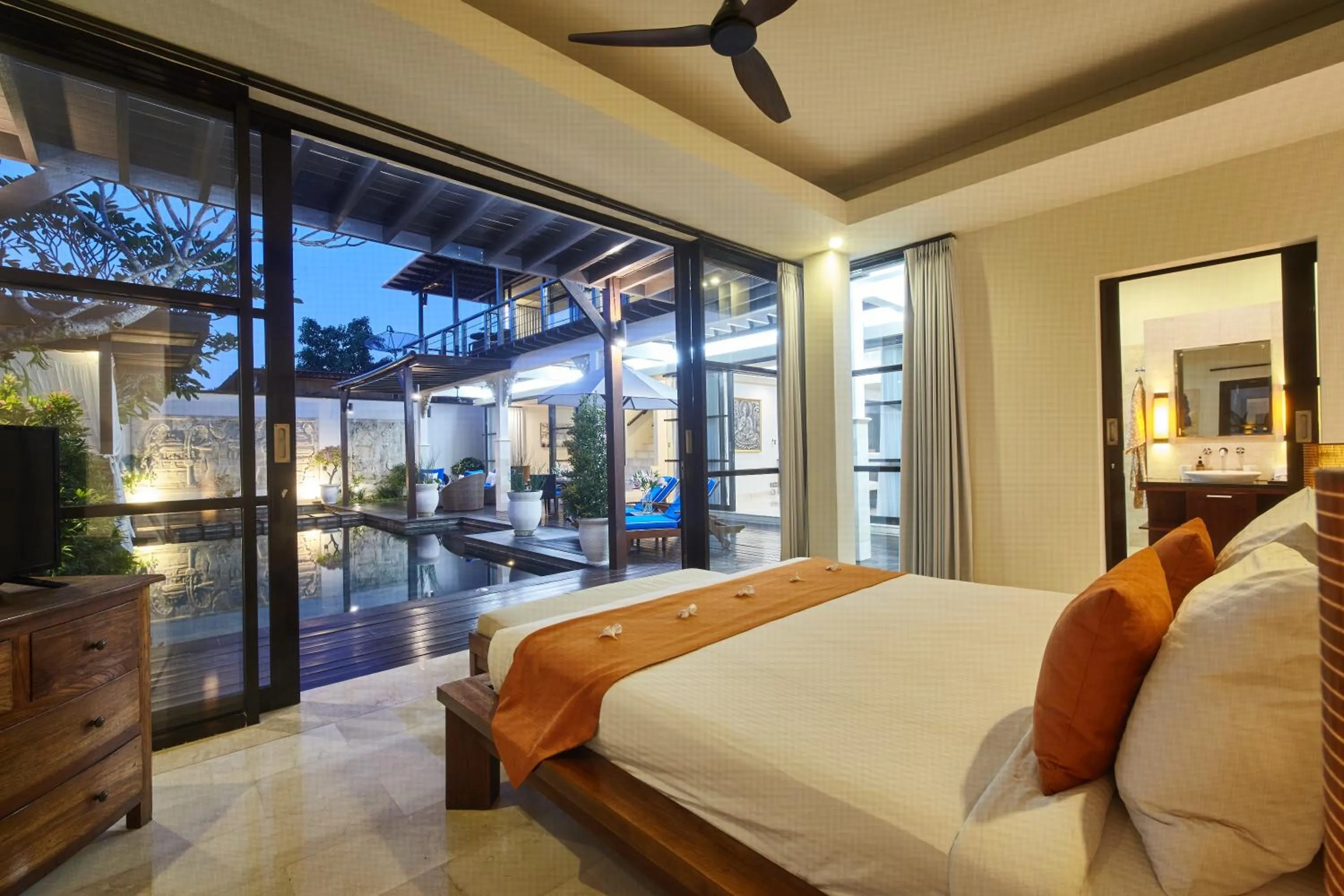 Property building, Bed in Temple Hill Residence Villa