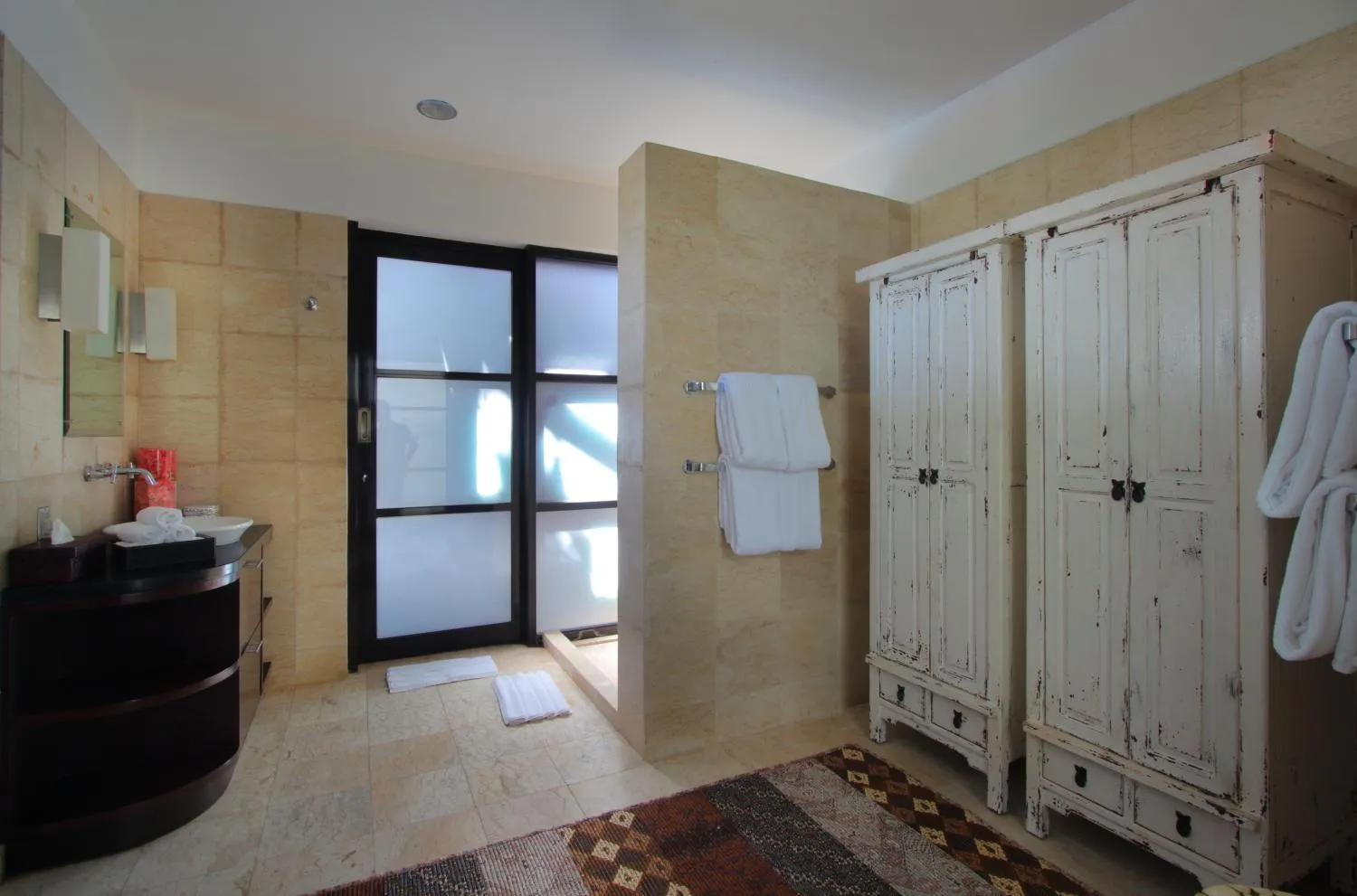 Property building in Temple Hill Residence Villa