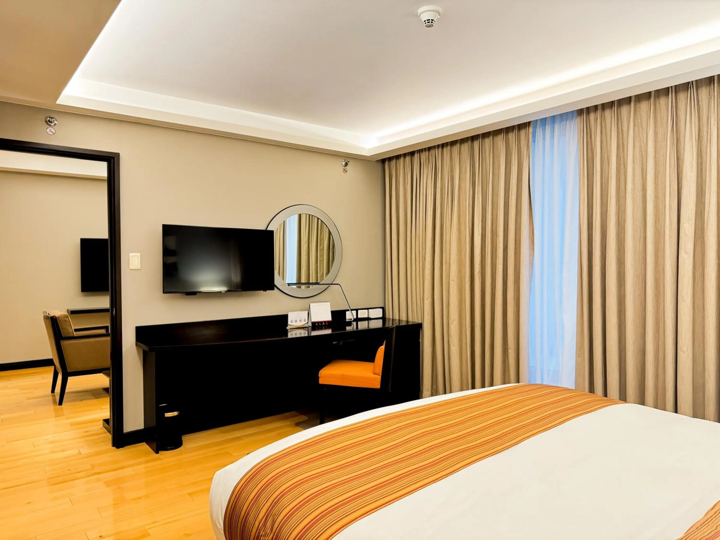 Bedroom, Bed in The Bellevue Manila