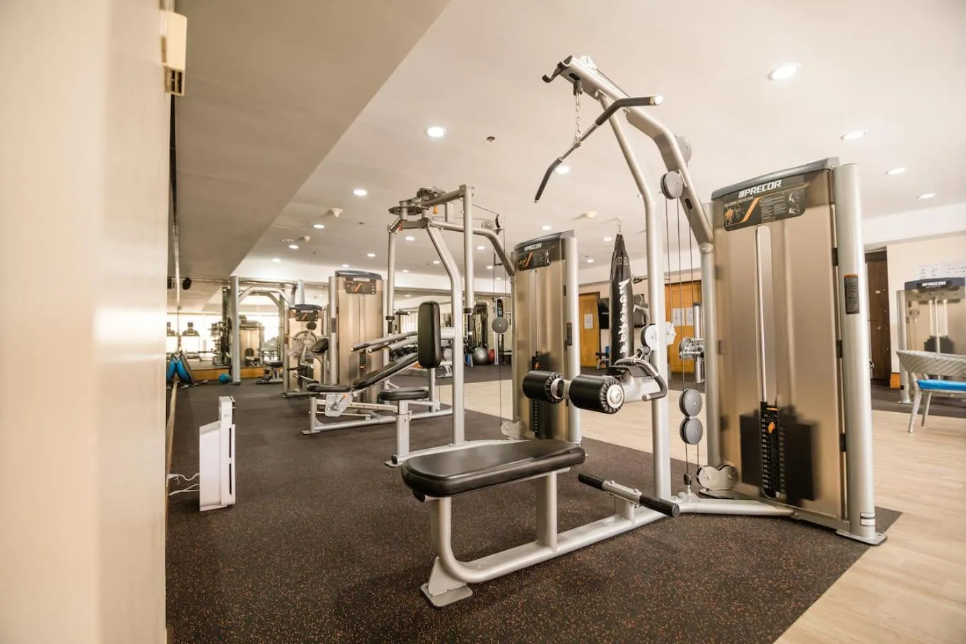 Fitness centre/facilities in The Bellevue Manila