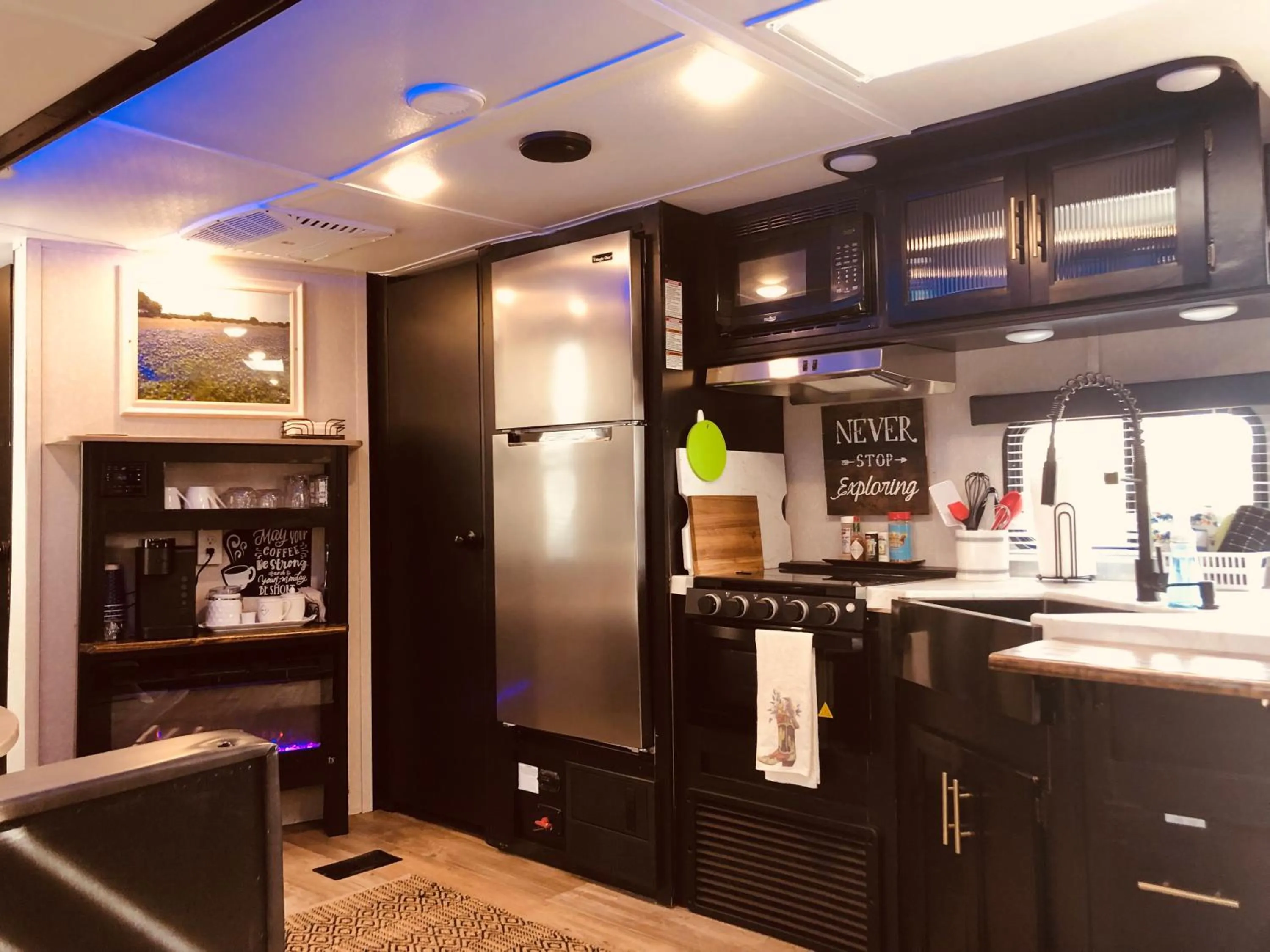 Kitchen or kitchenette in The Alexander at Creek Road