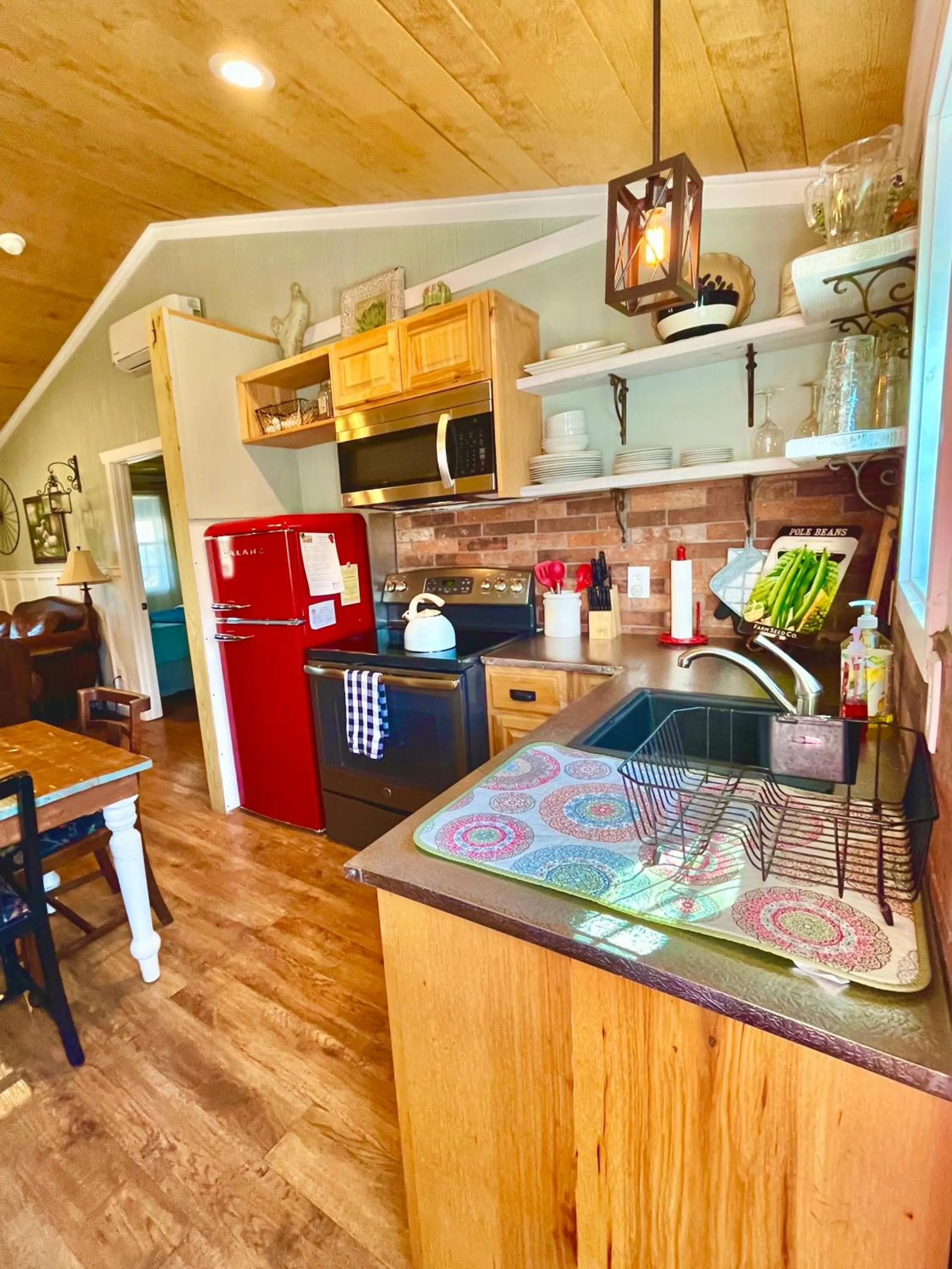 Kitchen or kitchenette in The Alexander at Creek Road