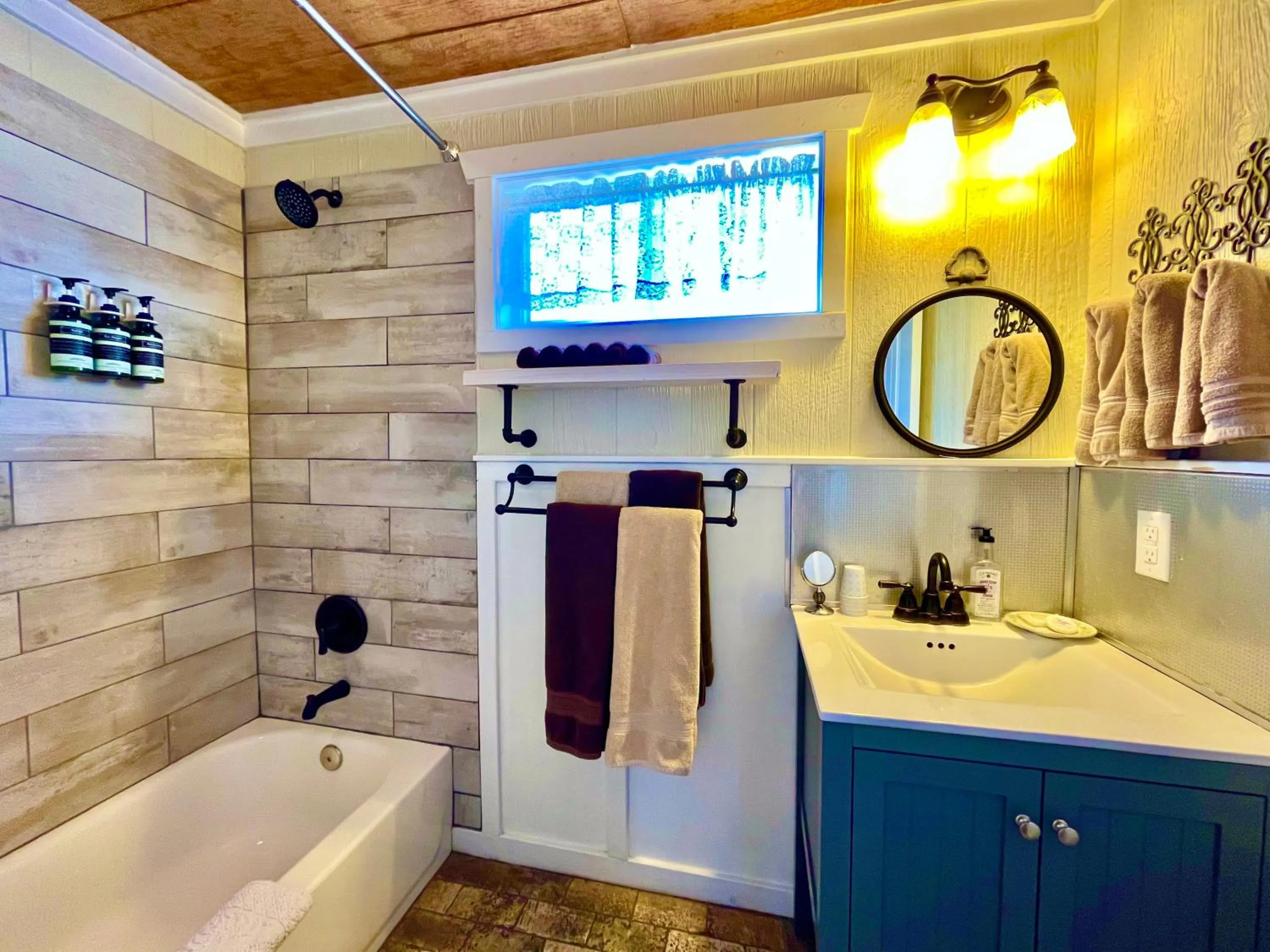 Shower in The Alexander at Creek Road