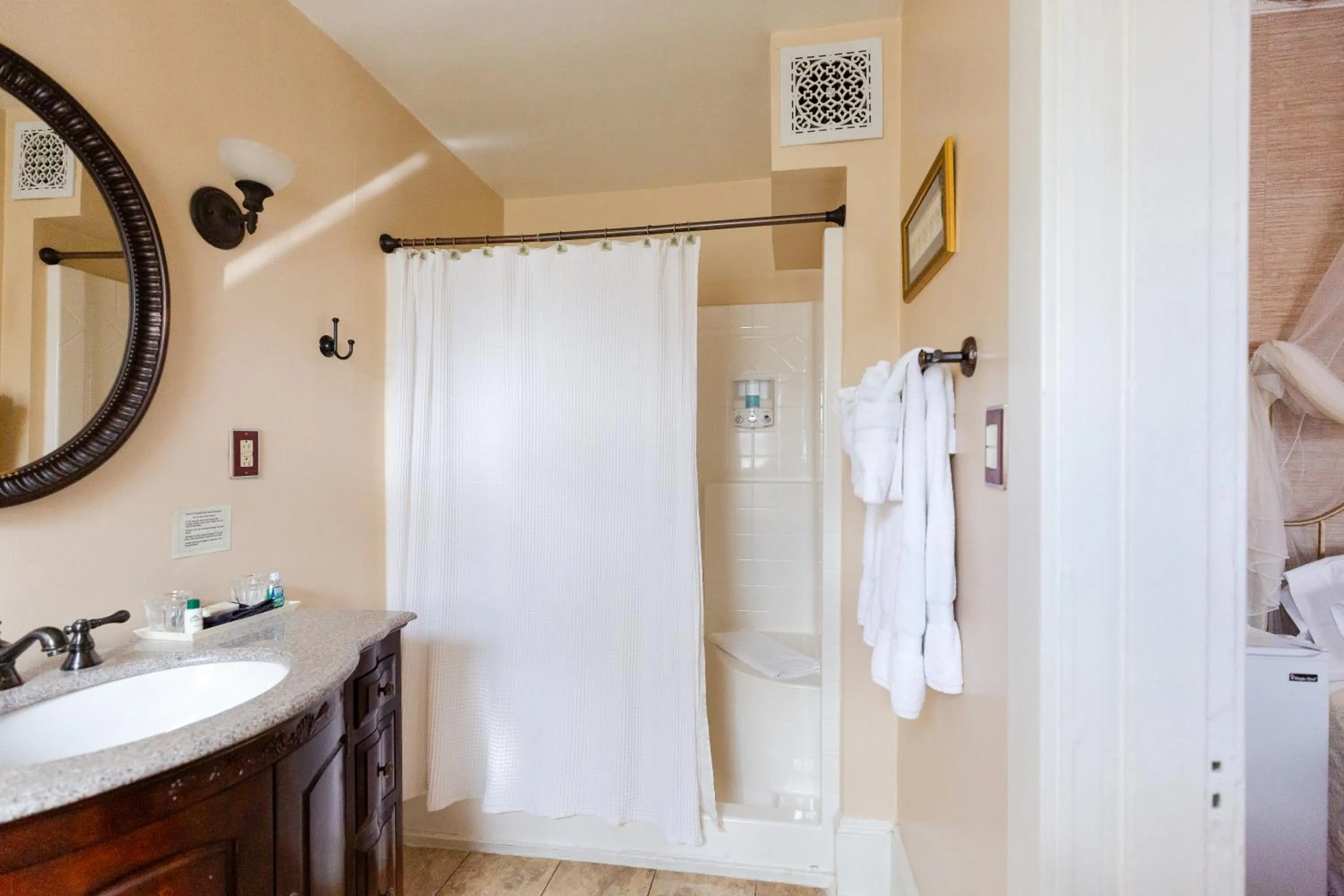 Bathroom in Magnolia House Inn