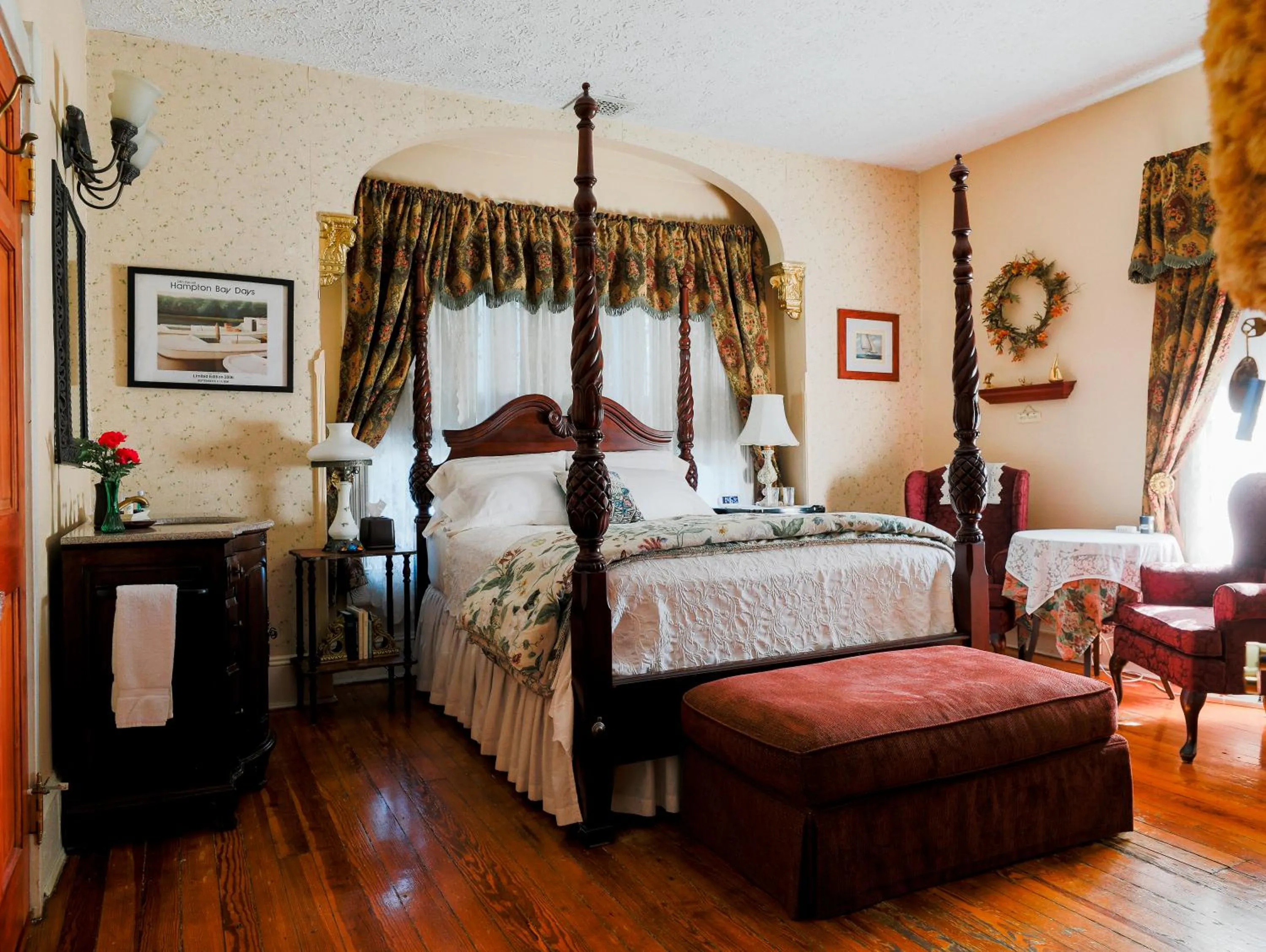 Bedroom, Bed in Magnolia House Inn