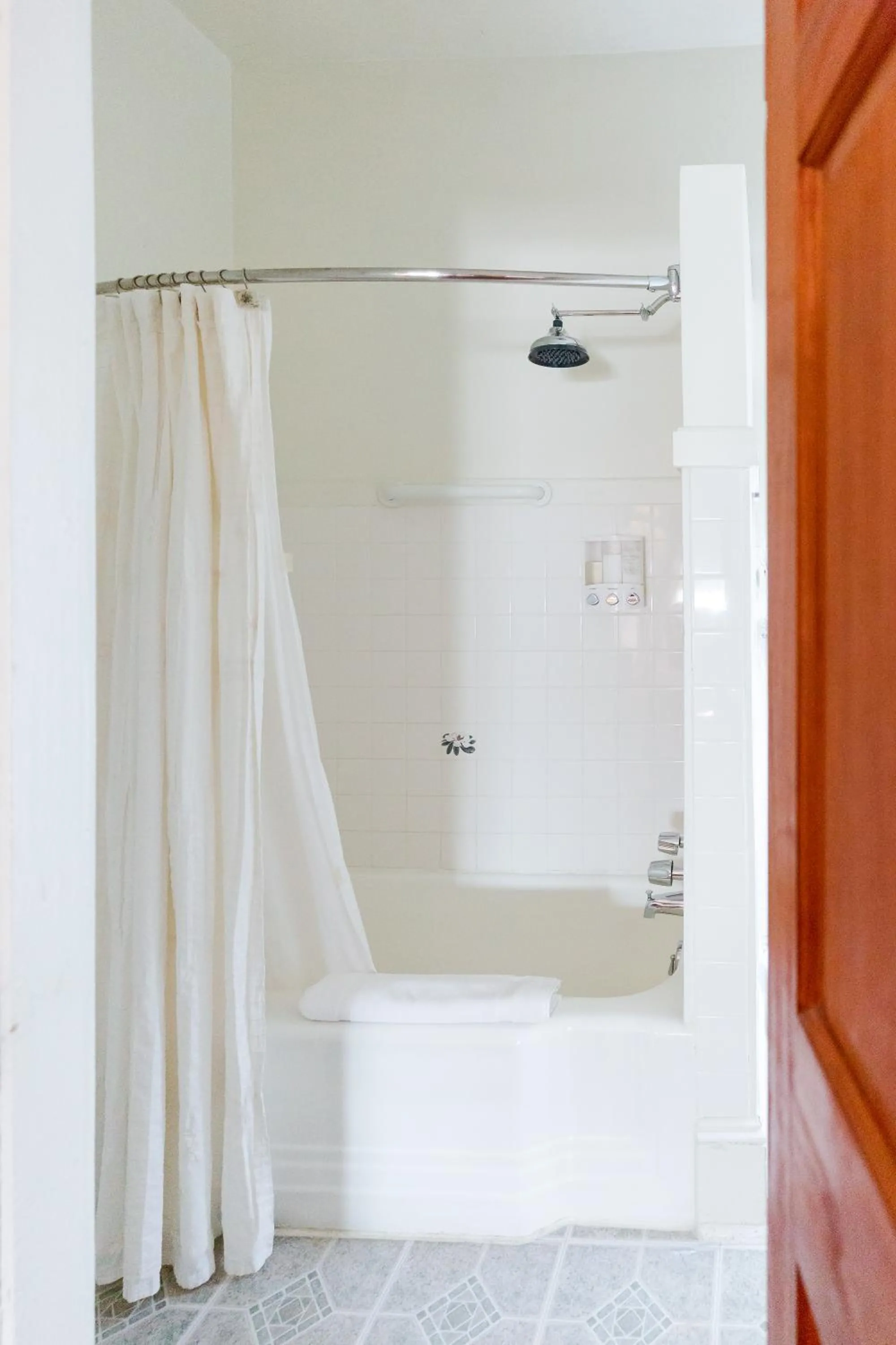 Bathroom in Magnolia House Inn
