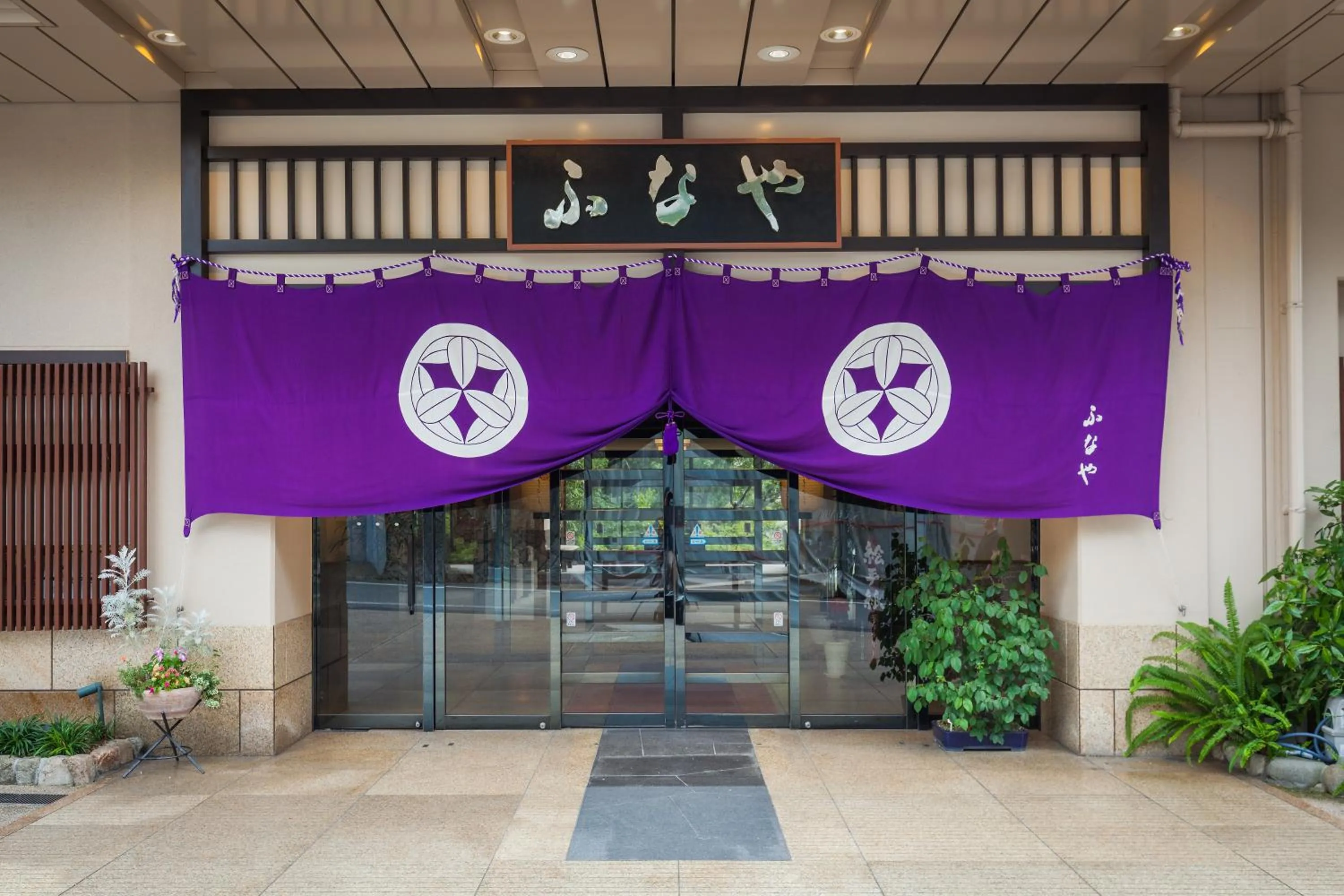 Facade/entrance in Funaya