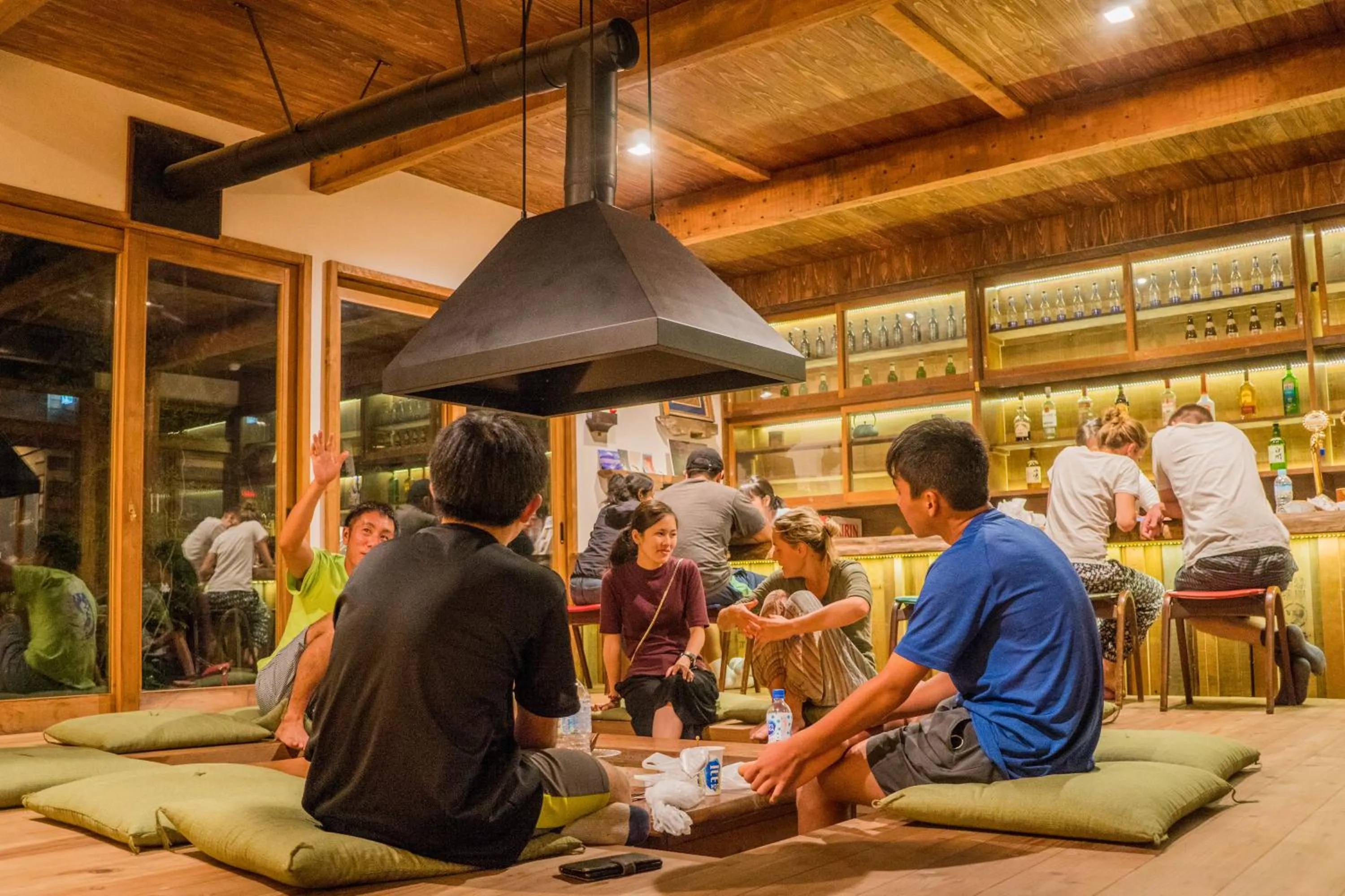 Lounge or bar in Irori Guest House Tenmaku