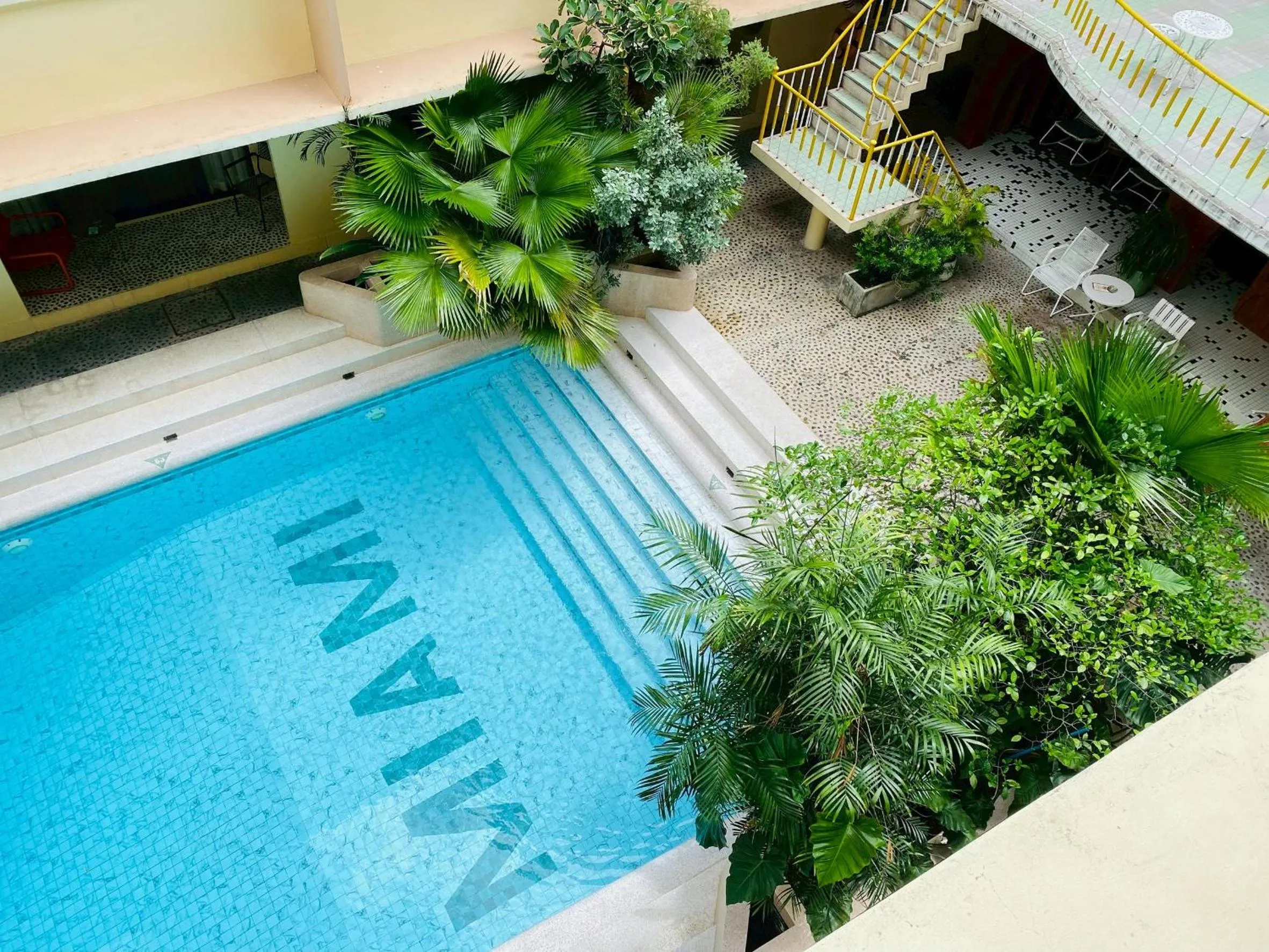 Pool view in Miami Hotel Bangkok