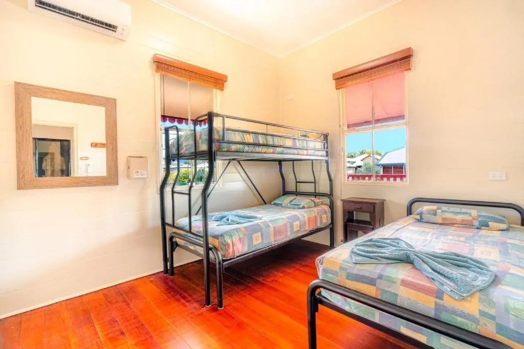 Photo of the whole room, Bed in Travellers Oasis