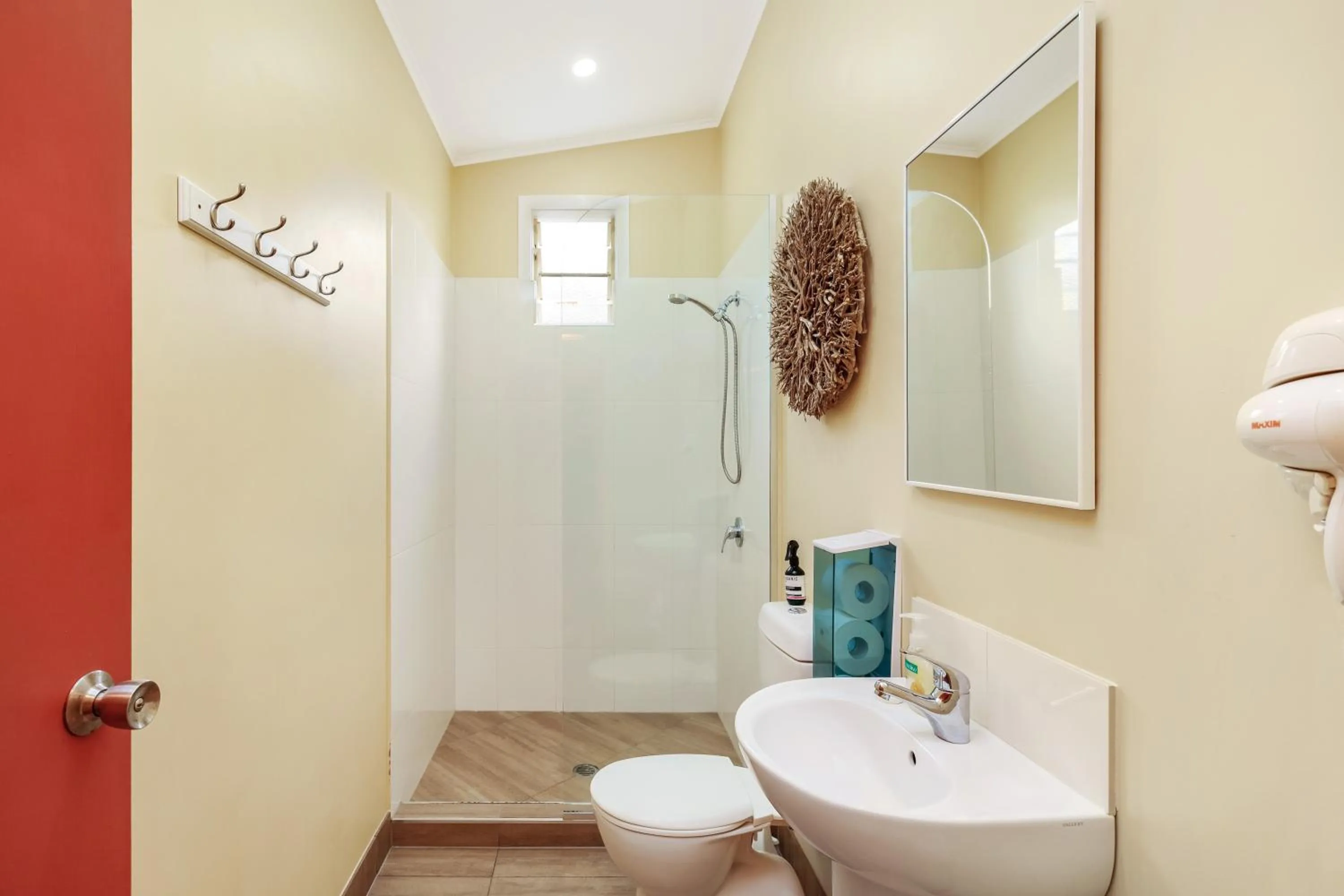 Shower in Travellers Oasis