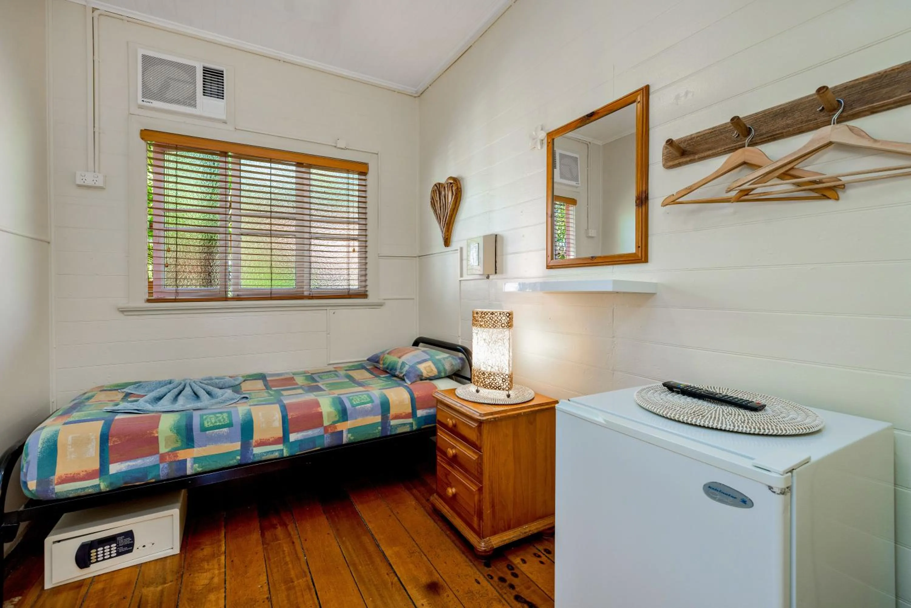 Bedroom, Bed in Travellers Oasis