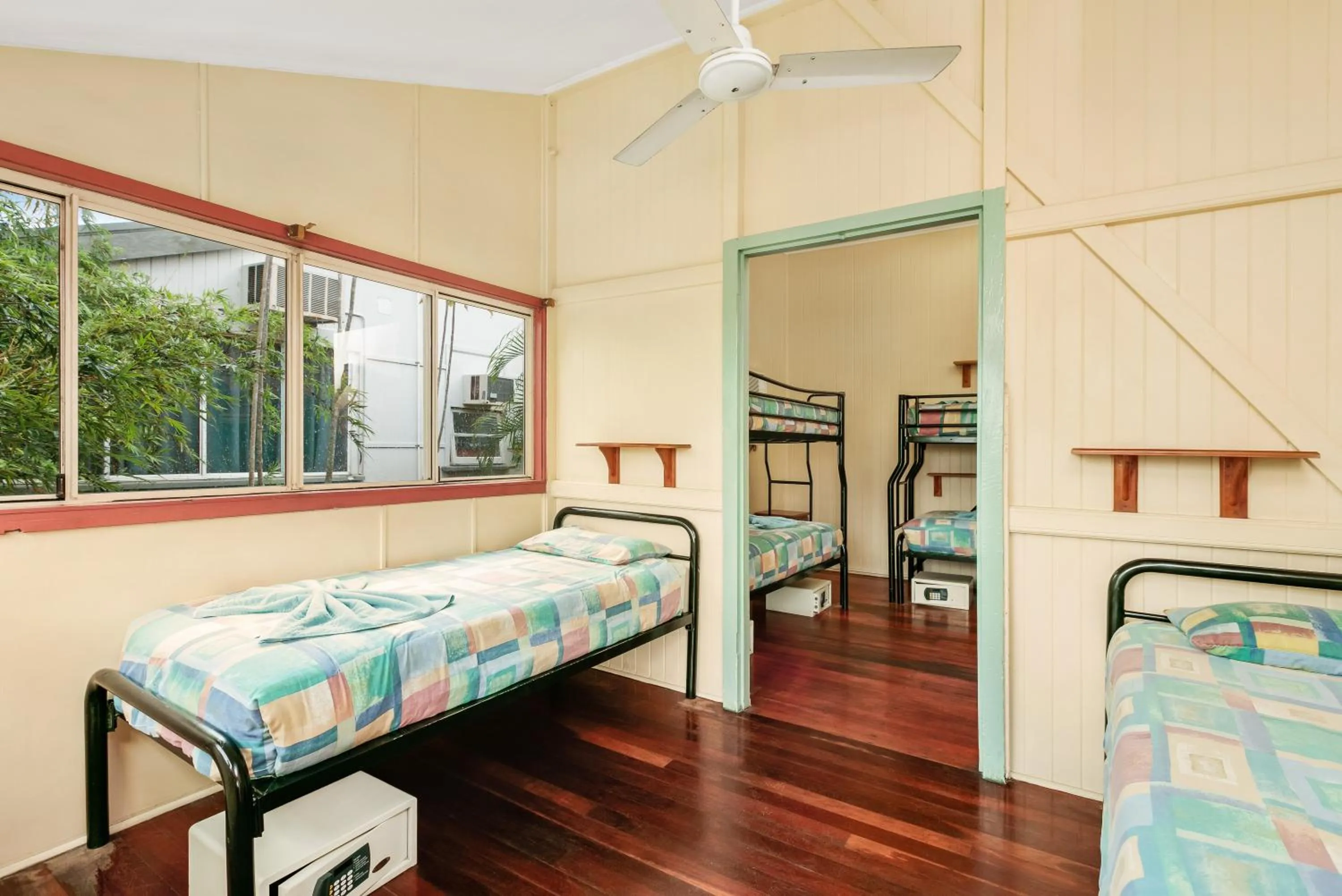 Photo of the whole room, Bed in Travellers Oasis