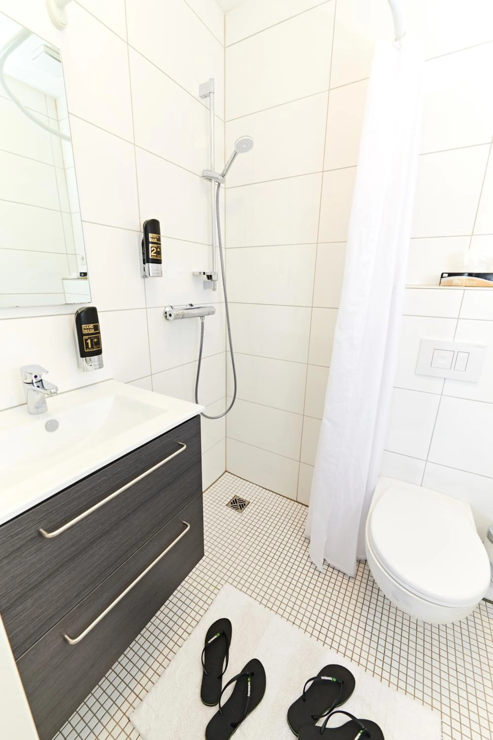 Shower in Aparthotel Marion Weber